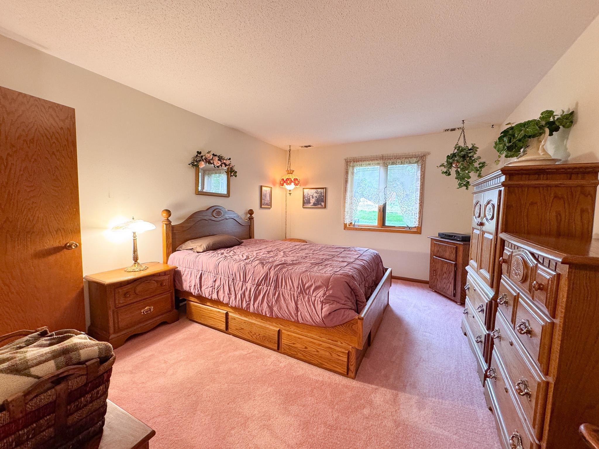1980 condo for sale at 400 Kennedy Park Circle, Unit 102 in Fergus Falls, MN — 2 bed, 2 bath (photo 17 of 41)