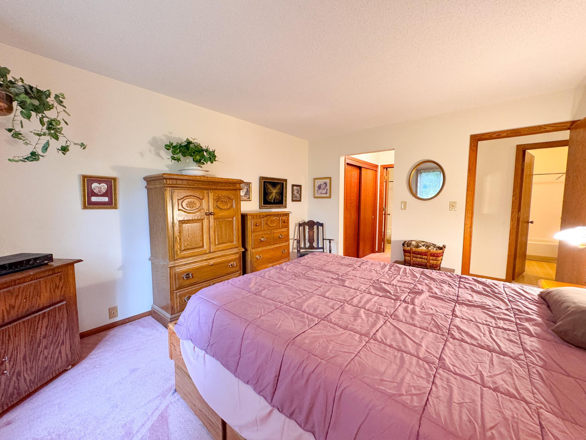1980 condo for sale at 400 Kennedy Park Circle, Unit 102 in Fergus Falls, MN — 2 bed, 2 bath (photo 19 of 41)