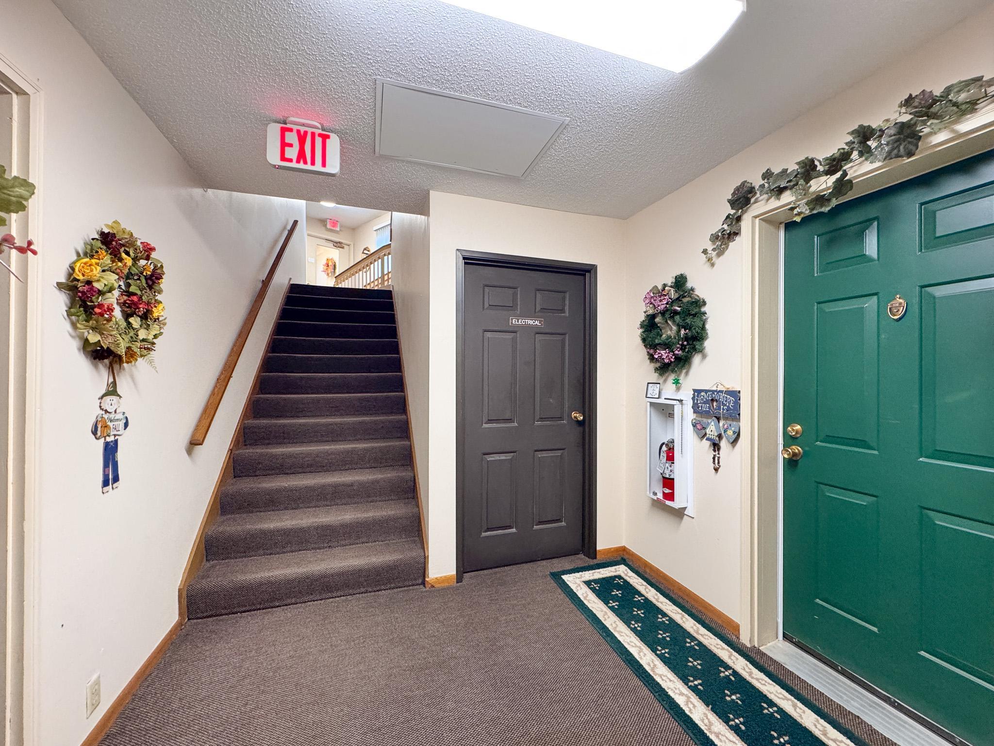 1980 condo for sale at 400 Kennedy Park Circle, Unit 102 in Fergus Falls, MN — 2 bed, 2 bath (photo 3 of 41)
