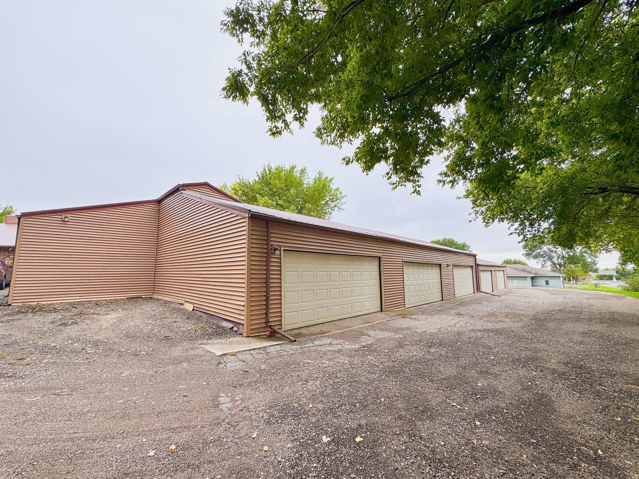 1980 condo for sale at 400 Kennedy Park Circle, Unit 102 in Fergus Falls, MN — 2 bed, 2 bath (photo 36 of 41)