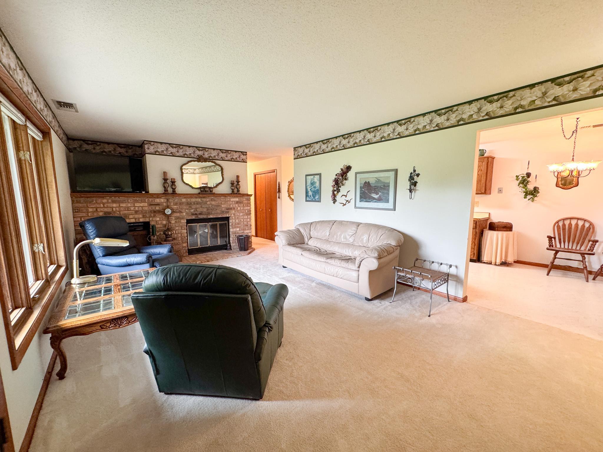 1980 condo for sale at 400 Kennedy Park Circle, Unit 102 in Fergus Falls, MN — 2 bed, 2 bath (photo 8 of 41)