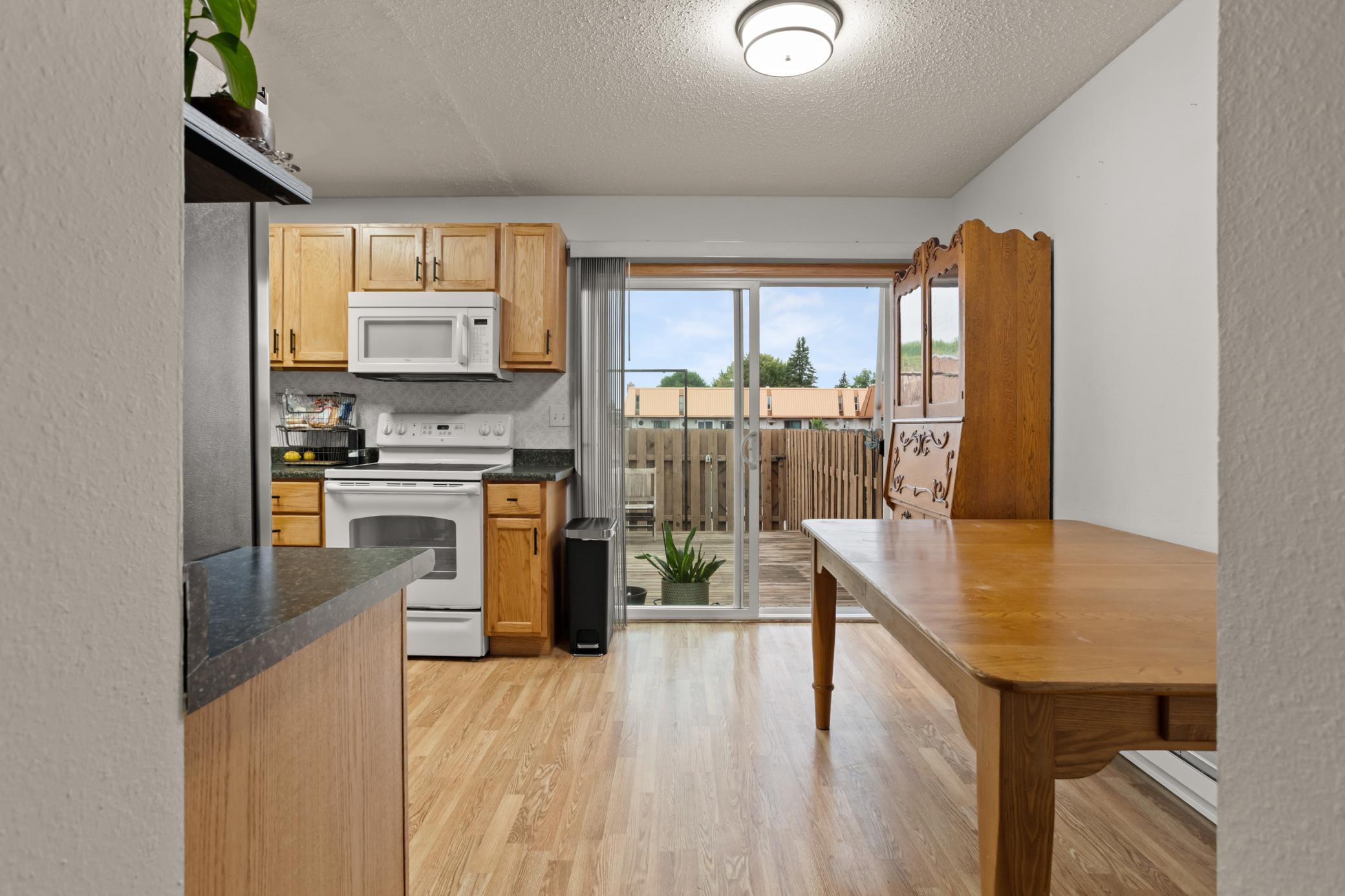 1977 condo for sale at 338 13th Avenue E in West Fargo, ND — 2 bed, 2 bath (photo 11 of 38)