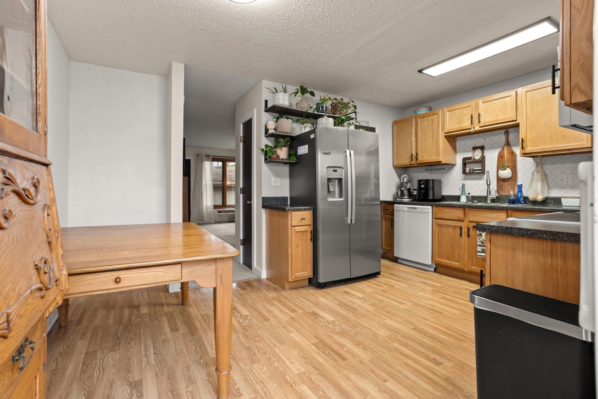 1977 condo for sale at 338 13th Avenue E in West Fargo, ND — 2 bed, 2 bath (photo 12 of 38)