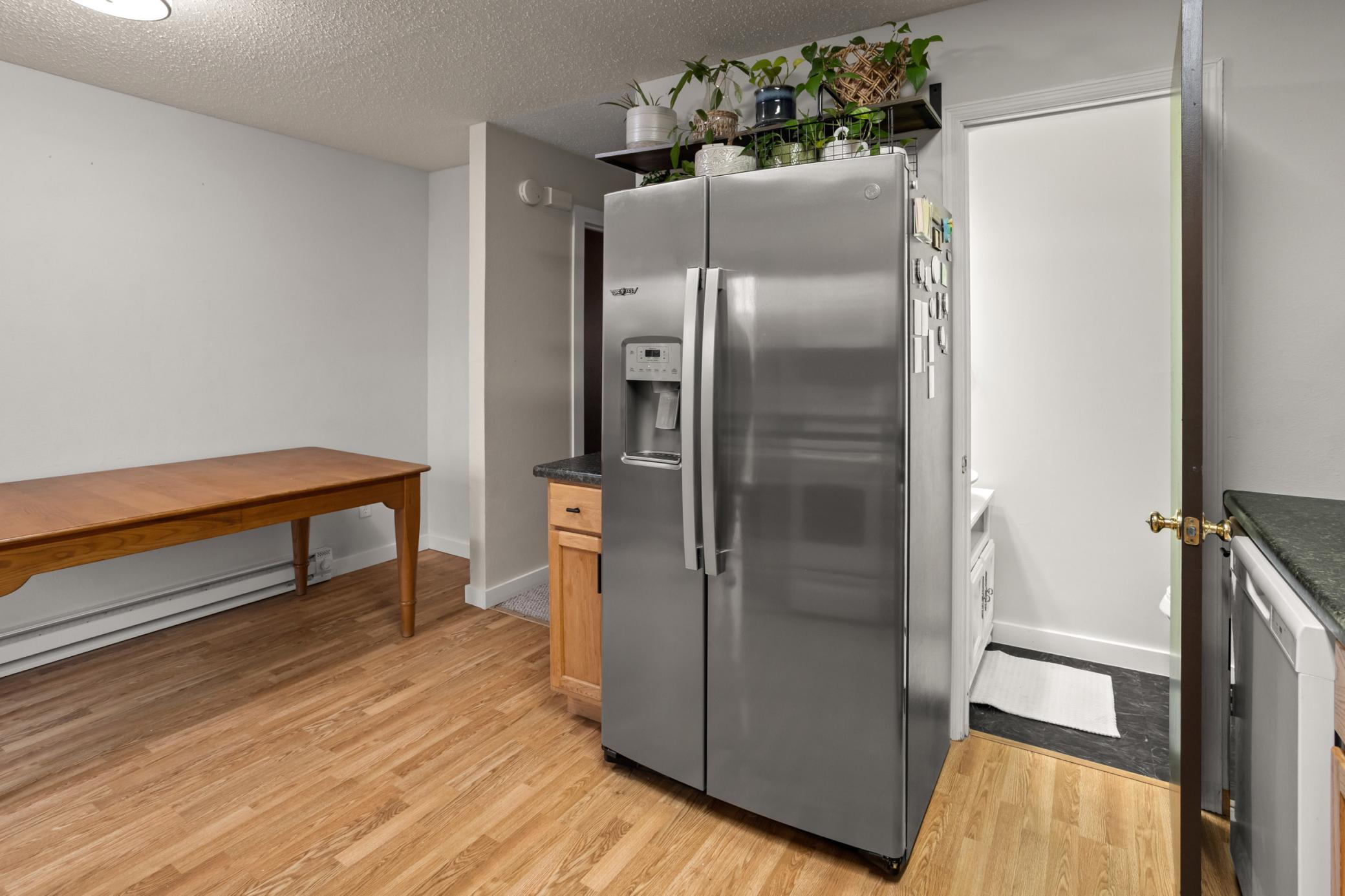 1977 condo for sale at 338 13th Avenue E in West Fargo, ND — 2 bed, 2 bath (photo 15 of 38)