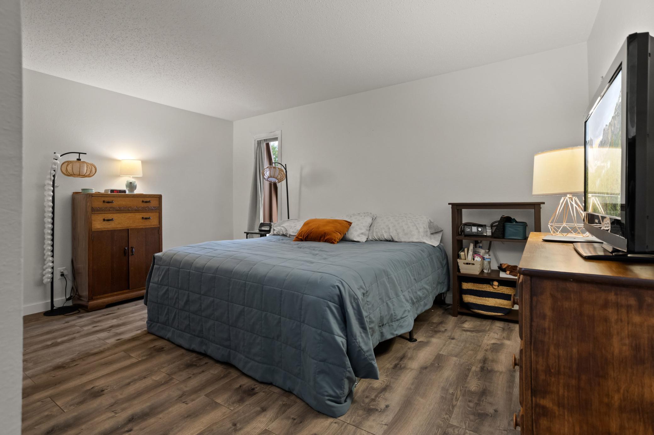 1977 condo for sale at 338 13th Avenue E in West Fargo, ND — 2 bed, 2 bath (photo 20 of 38)