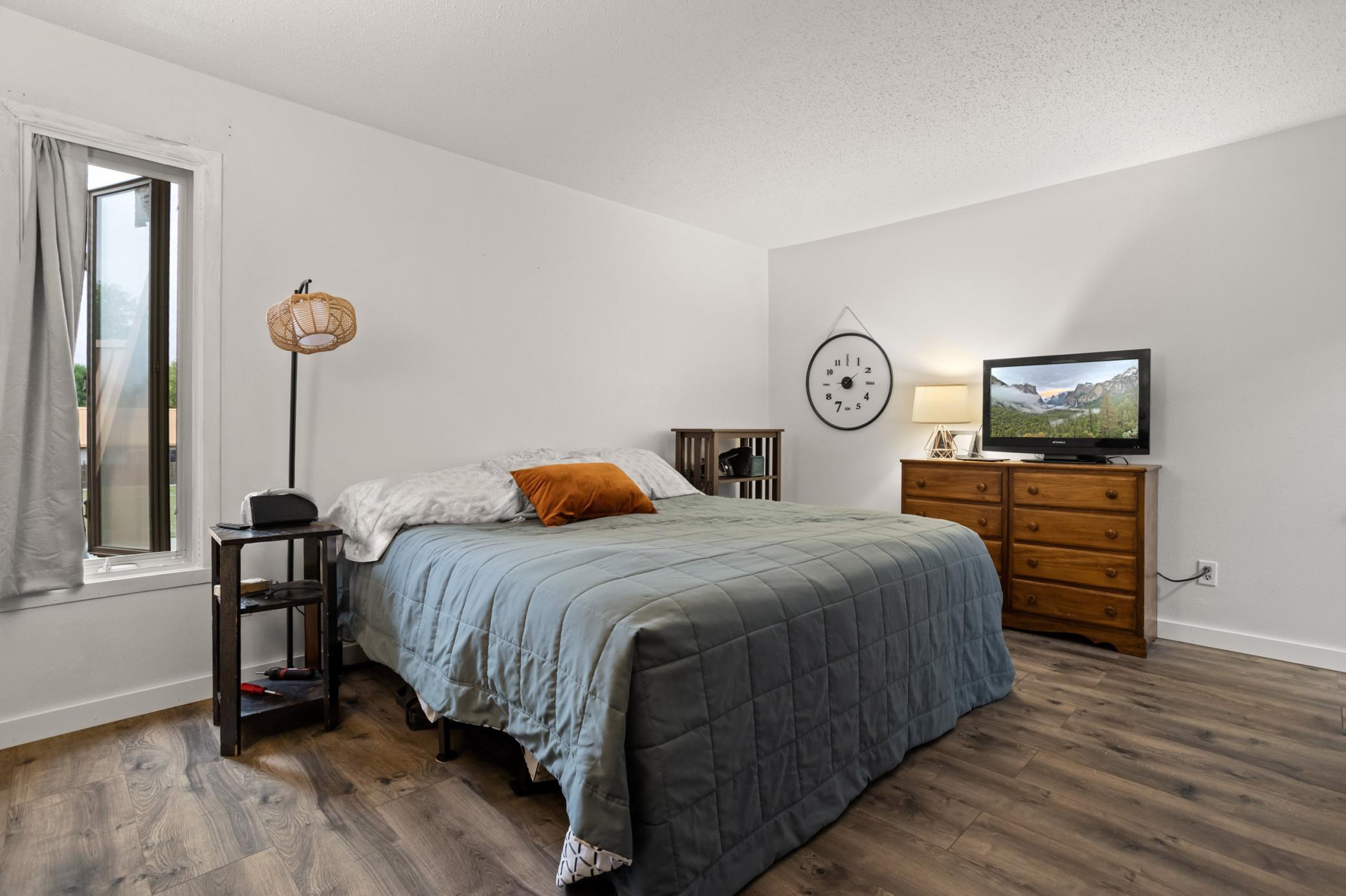 1977 condo for sale at 338 13th Avenue E in West Fargo, ND — 2 bed, 2 bath (photo 22 of 38)