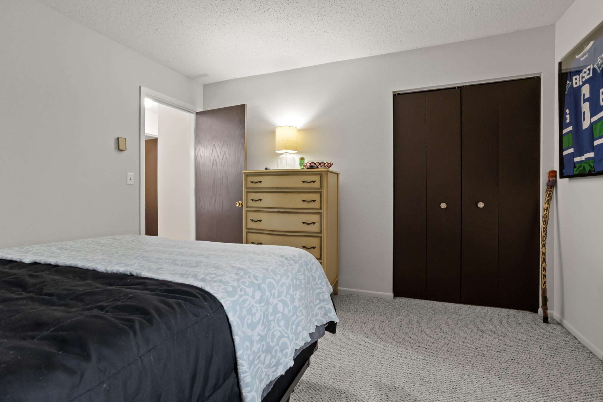 1977 condo for sale at 338 13th Avenue E in West Fargo, ND — 2 bed, 2 bath (photo 26 of 38)