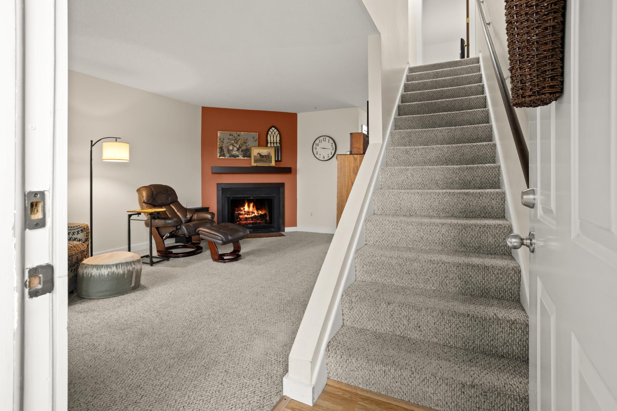 1977 condo for sale at 338 13th Avenue E in West Fargo, ND — 2 bed, 2 bath (photo 5 of 38)