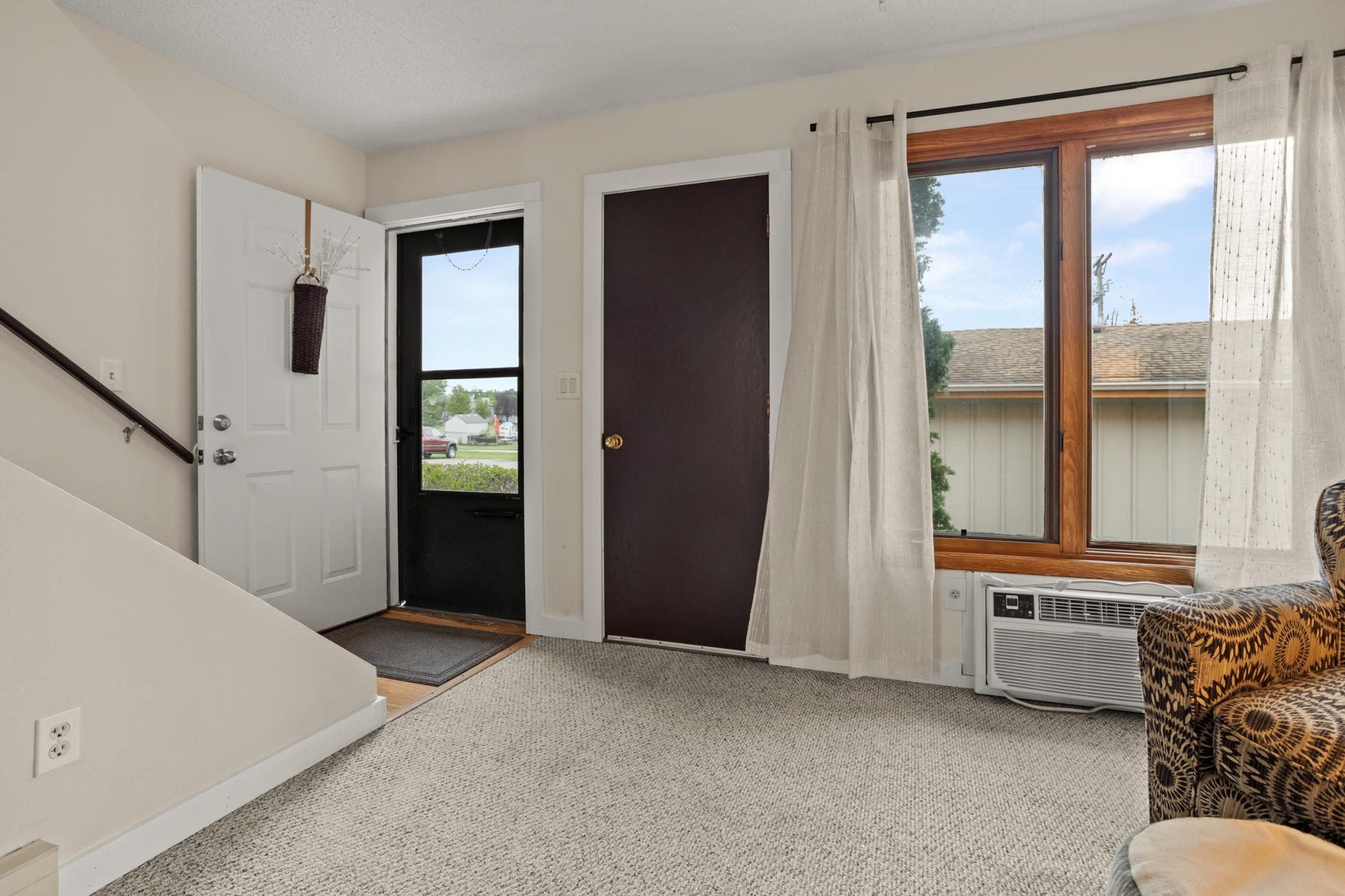 1977 condo for sale at 338 13th Avenue E in West Fargo, ND — 2 bed, 2 bath (photo 6 of 38)
