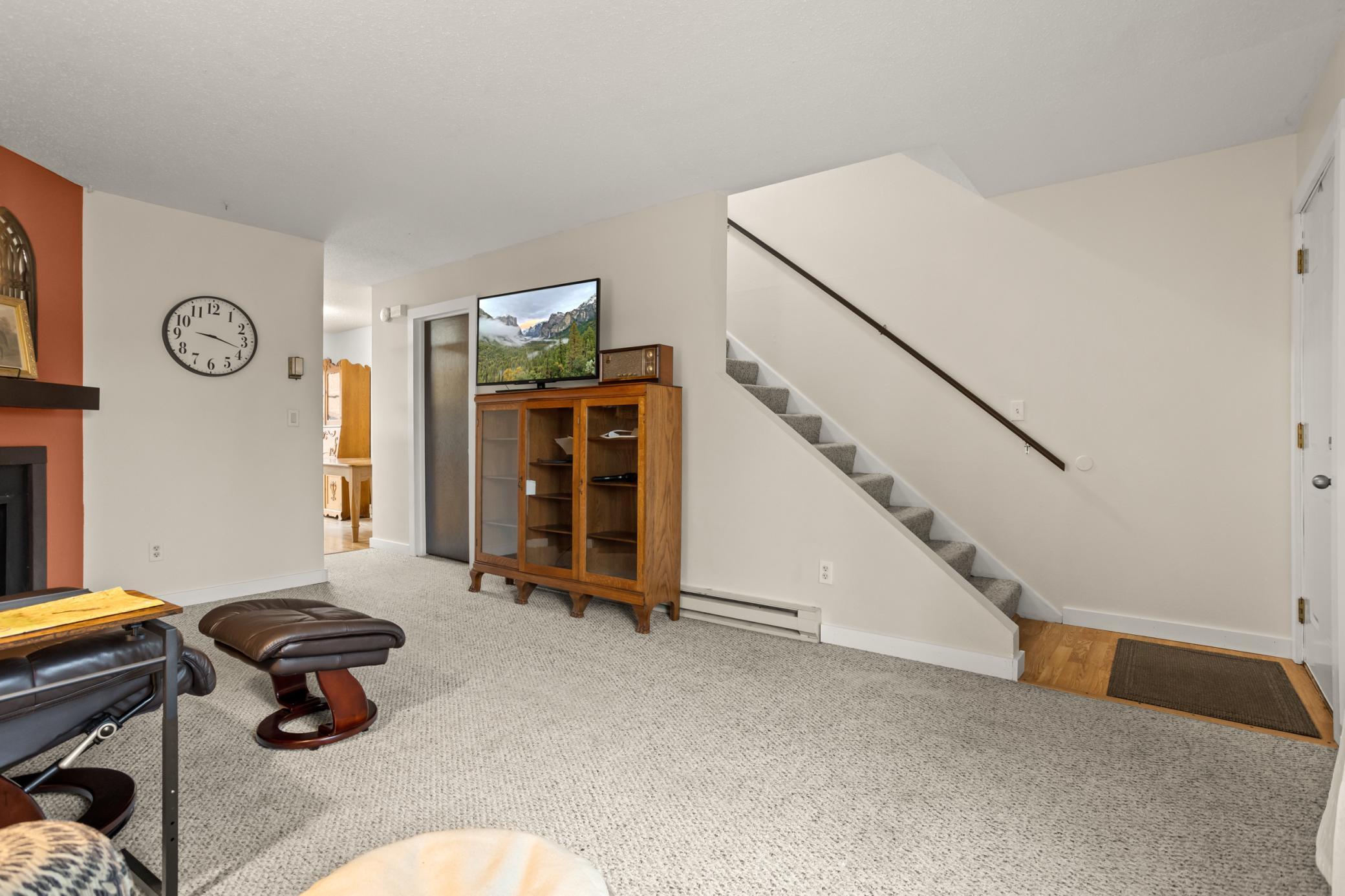 1977 condo for sale at 338 13th Avenue E in West Fargo, ND — 2 bed, 2 bath (photo 8 of 38)