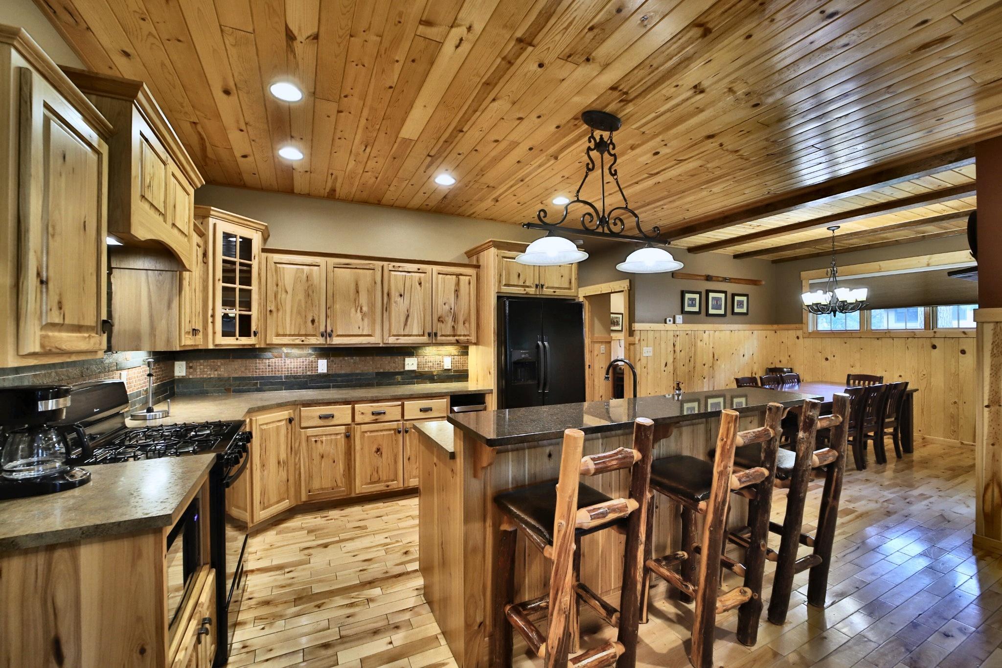 2008 home for sale at 35308 Vacation Drive, Unit 23 in Pequot Lakes, MN — 3 bed, 4 bath (photo 2 of 35)