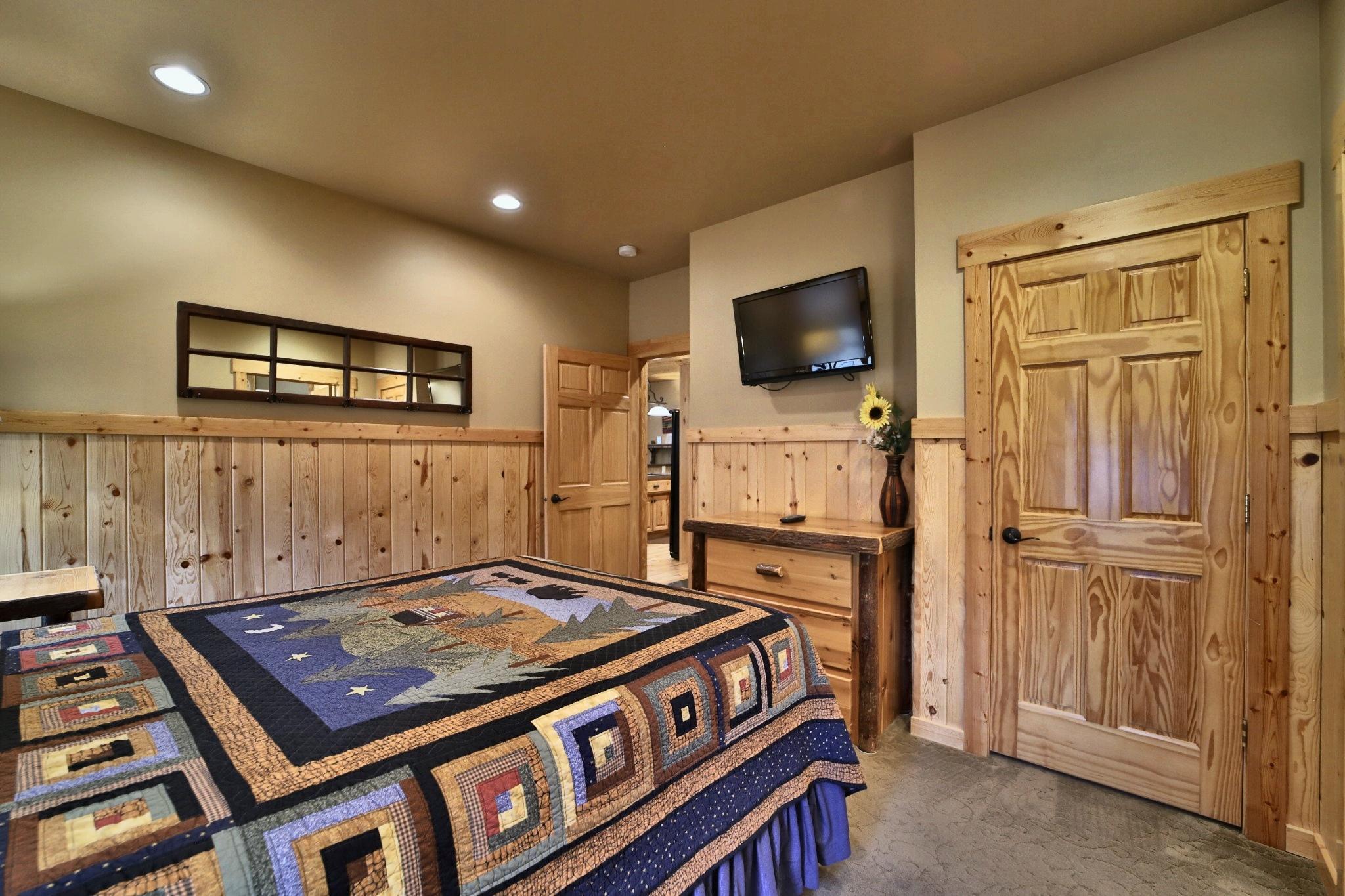 2008 home for sale at 35308 Vacation Drive, Unit 23 in Pequot Lakes, MN — 3 bed, 4 bath (photo 22 of 35)