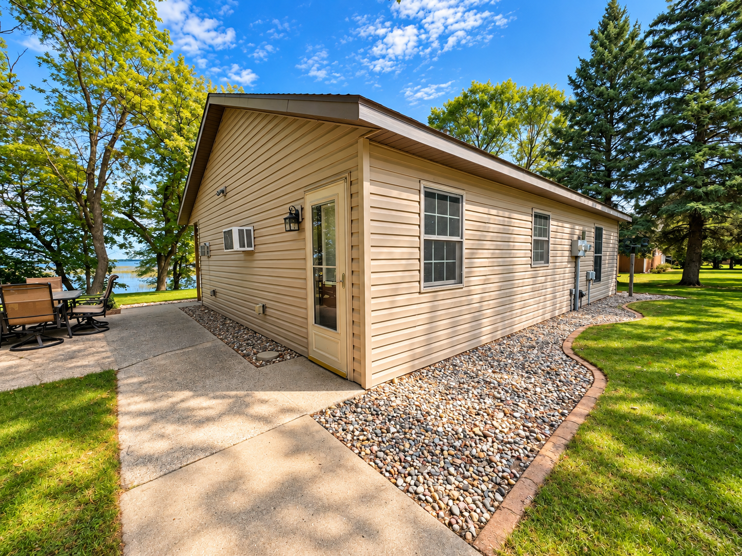 2003 single family home for sale at 44701 Miller Beach Road in Ottertail, MN — 2 bed, 1 bath (photo 16 of 35)