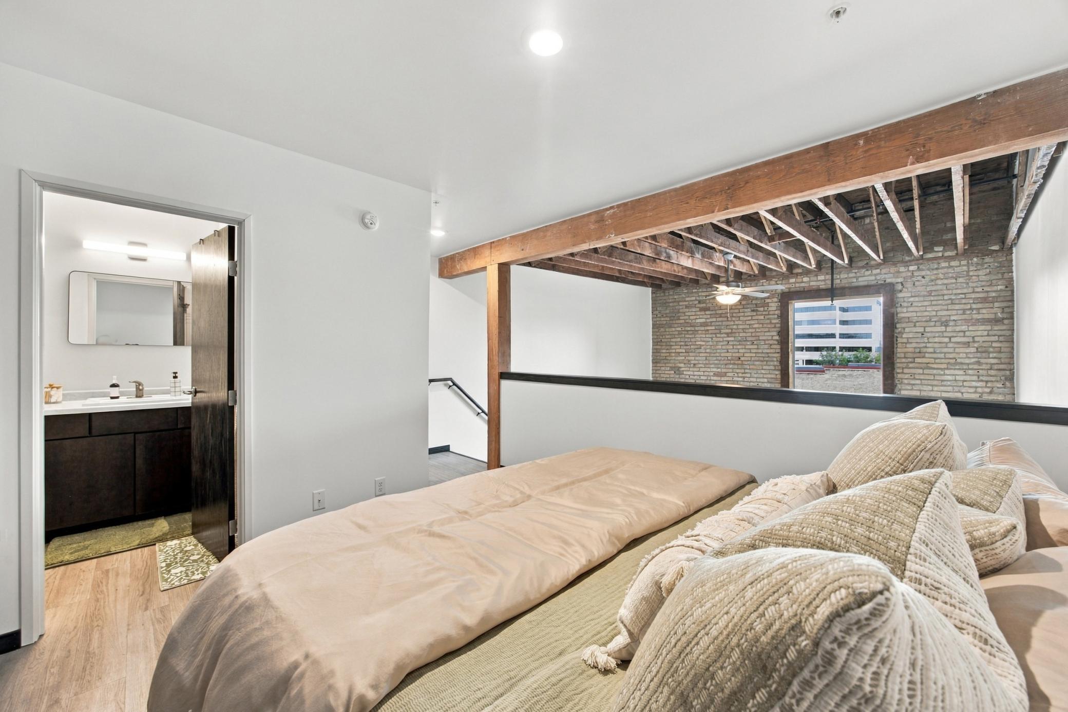 1907 condo for sale at 627 Northern Pacific Avenue N, Unit 205 in Fargo, ND — 1 bed, 2 bath (photo 17 of 24)