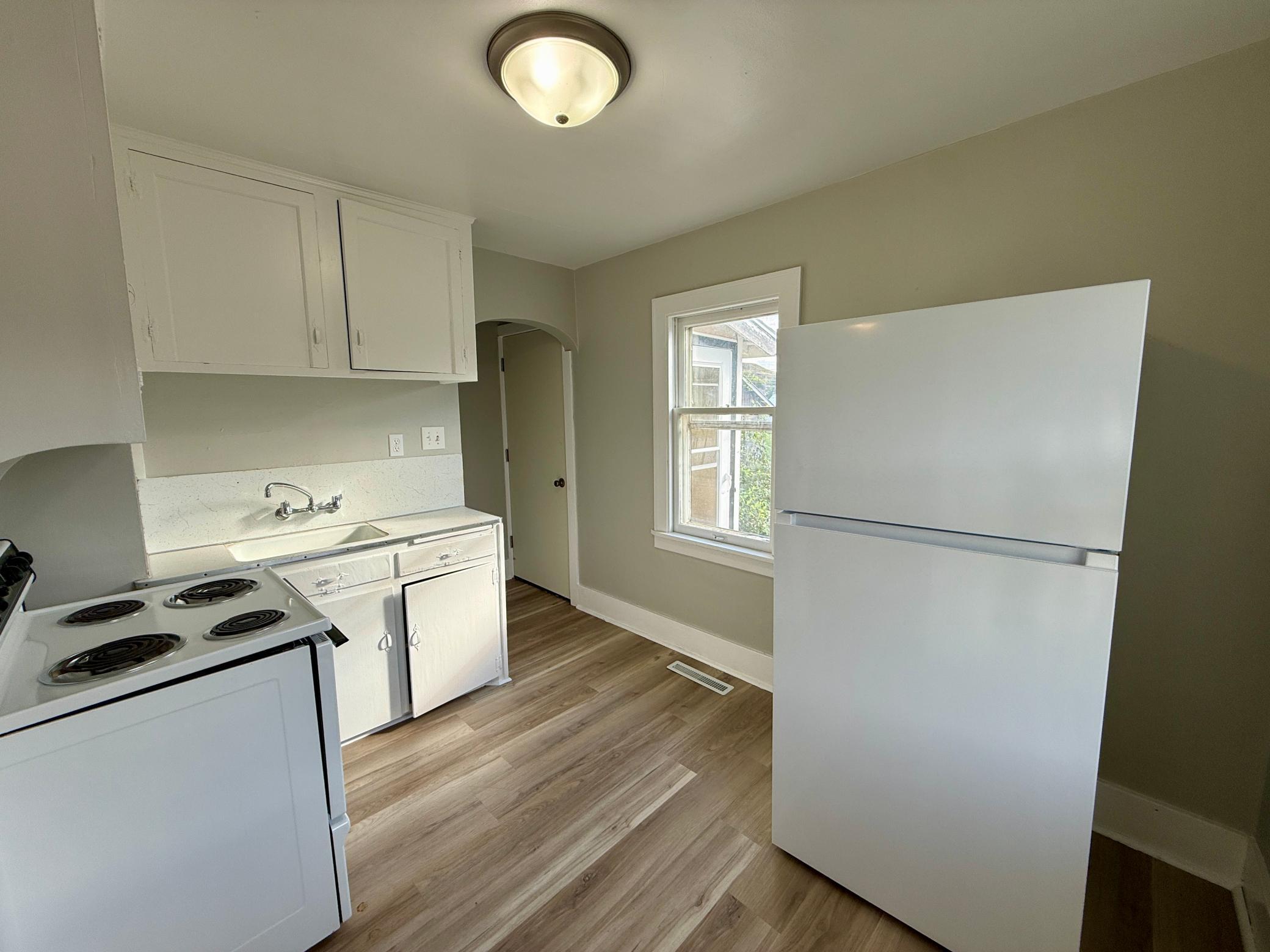 1931 single family home for sale at 1033 2nd Street SE in Valley City, ND — 2 bed, 1 bath (photo 4 of 13)