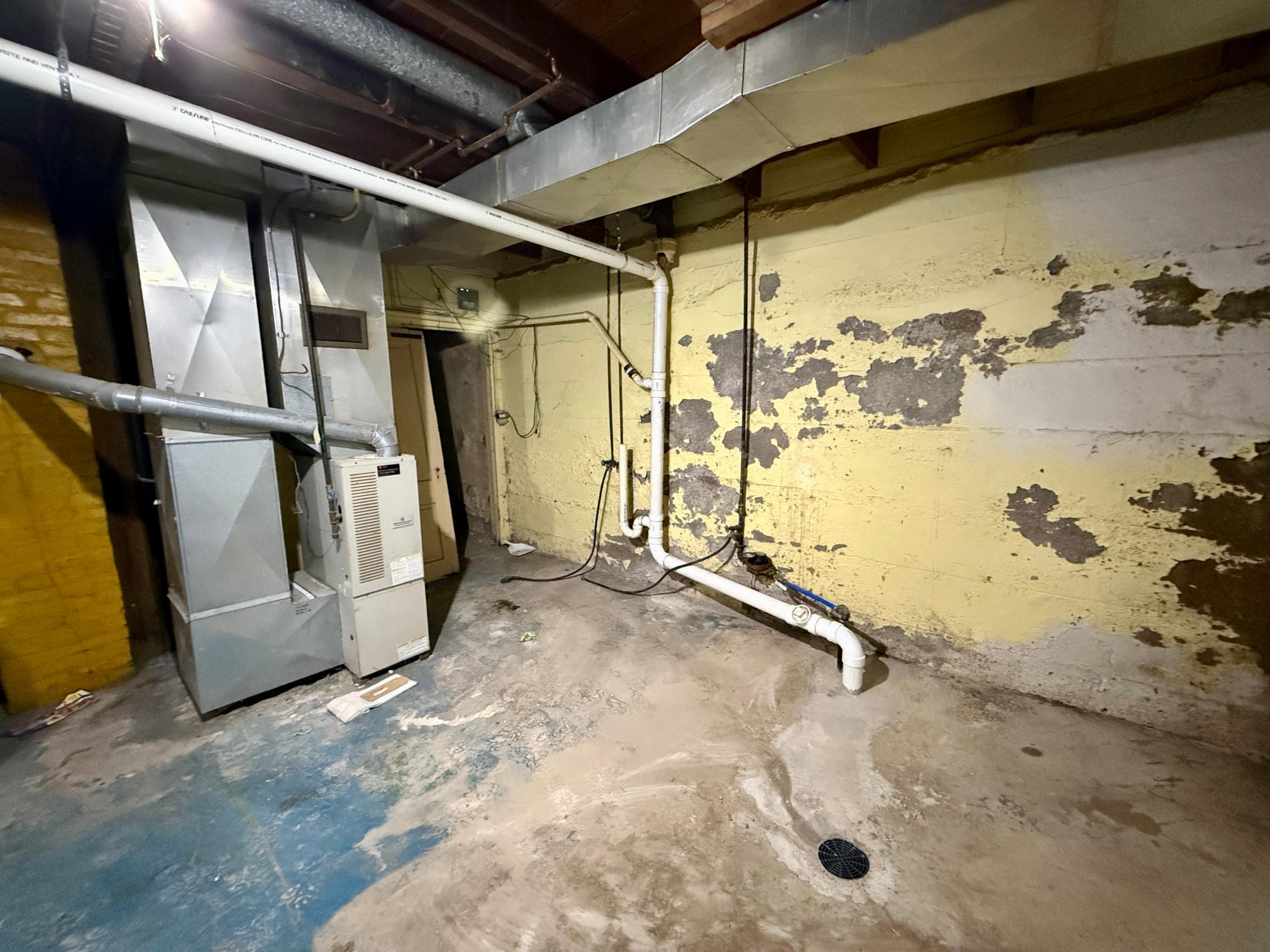 1931 single family home for sale at 1033 2nd Street SE in Valley City, ND — 2 bed, 1 bath (photo 10 of 13)