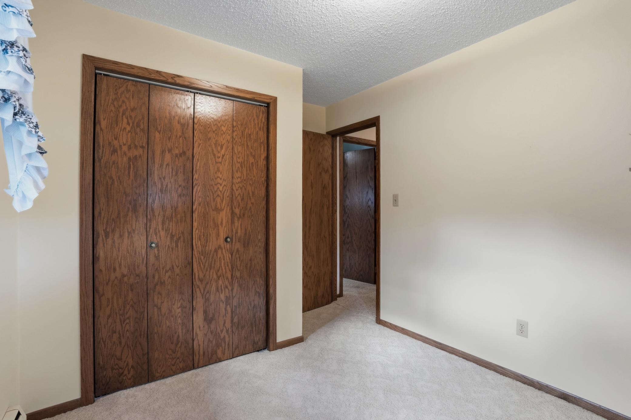 1955 single family home for sale at 1614 19th Street NW in East Grand Forks, MN — 4 bed, 2 bath (photo 16 of 33)