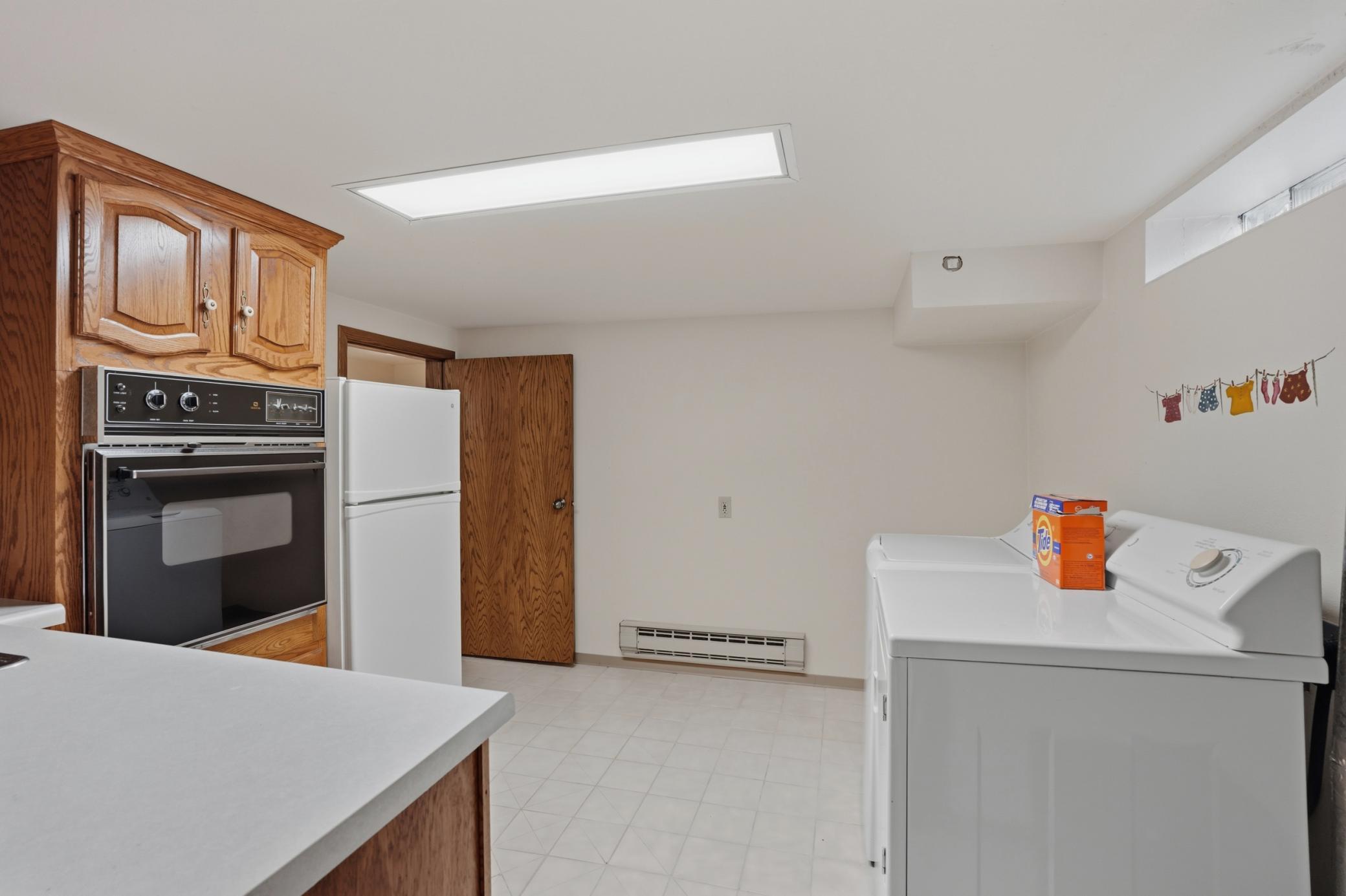 1955 single family home for sale at 1614 19th Street NW in East Grand Forks, MN — 4 bed, 2 bath (photo 20 of 33)