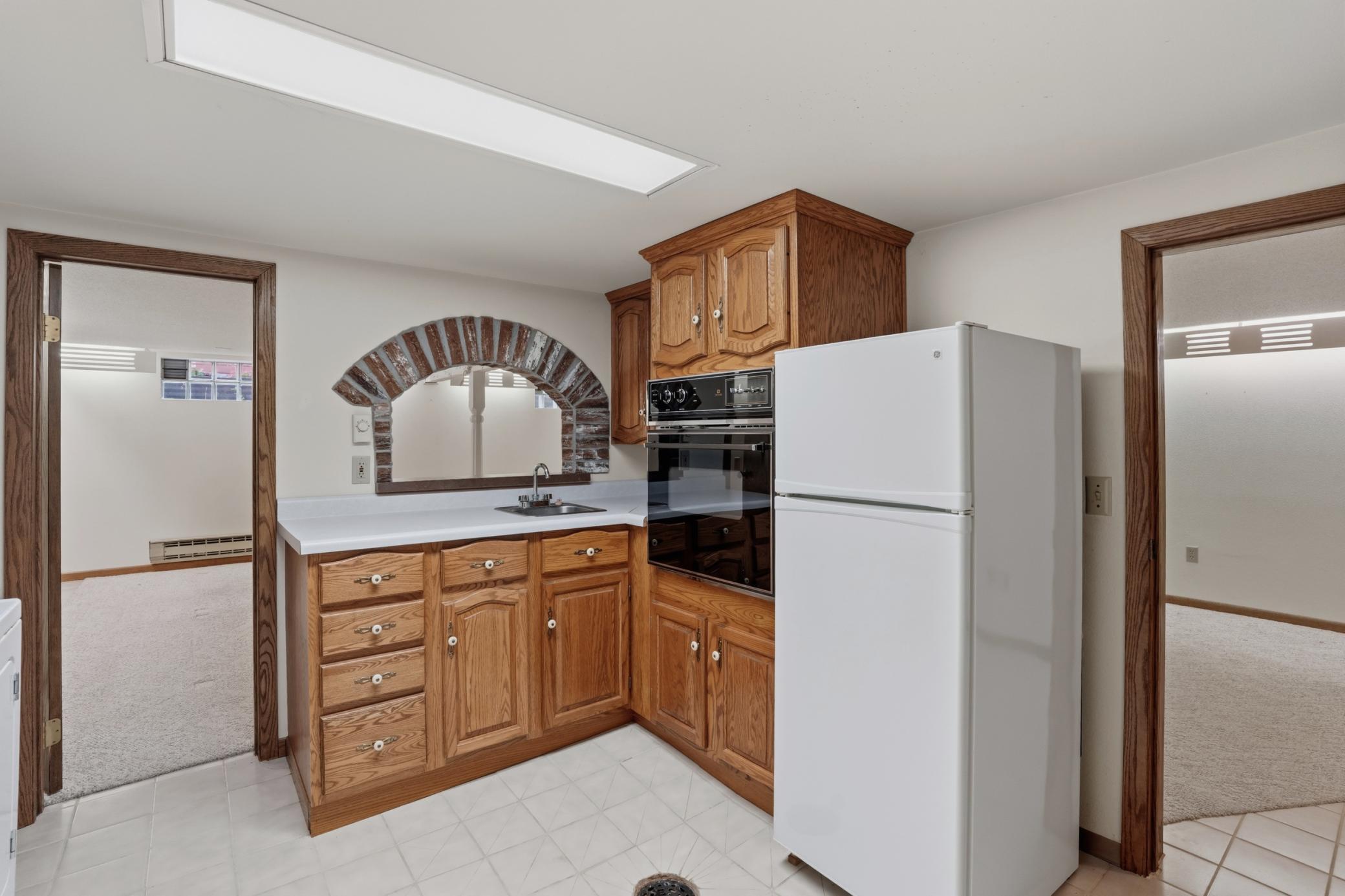 1955 single family home for sale at 1614 19th Street NW in East Grand Forks, MN — 4 bed, 2 bath (photo 21 of 33)