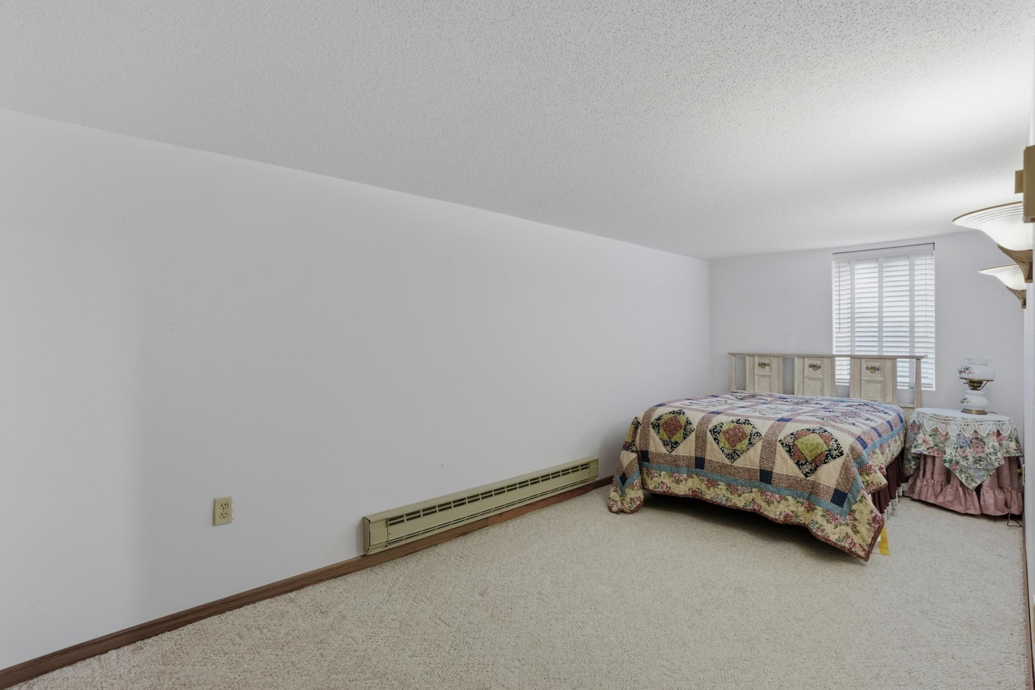 1955 single family home for sale at 1614 19th Street NW in East Grand Forks, MN — 4 bed, 2 bath (photo 23 of 33)