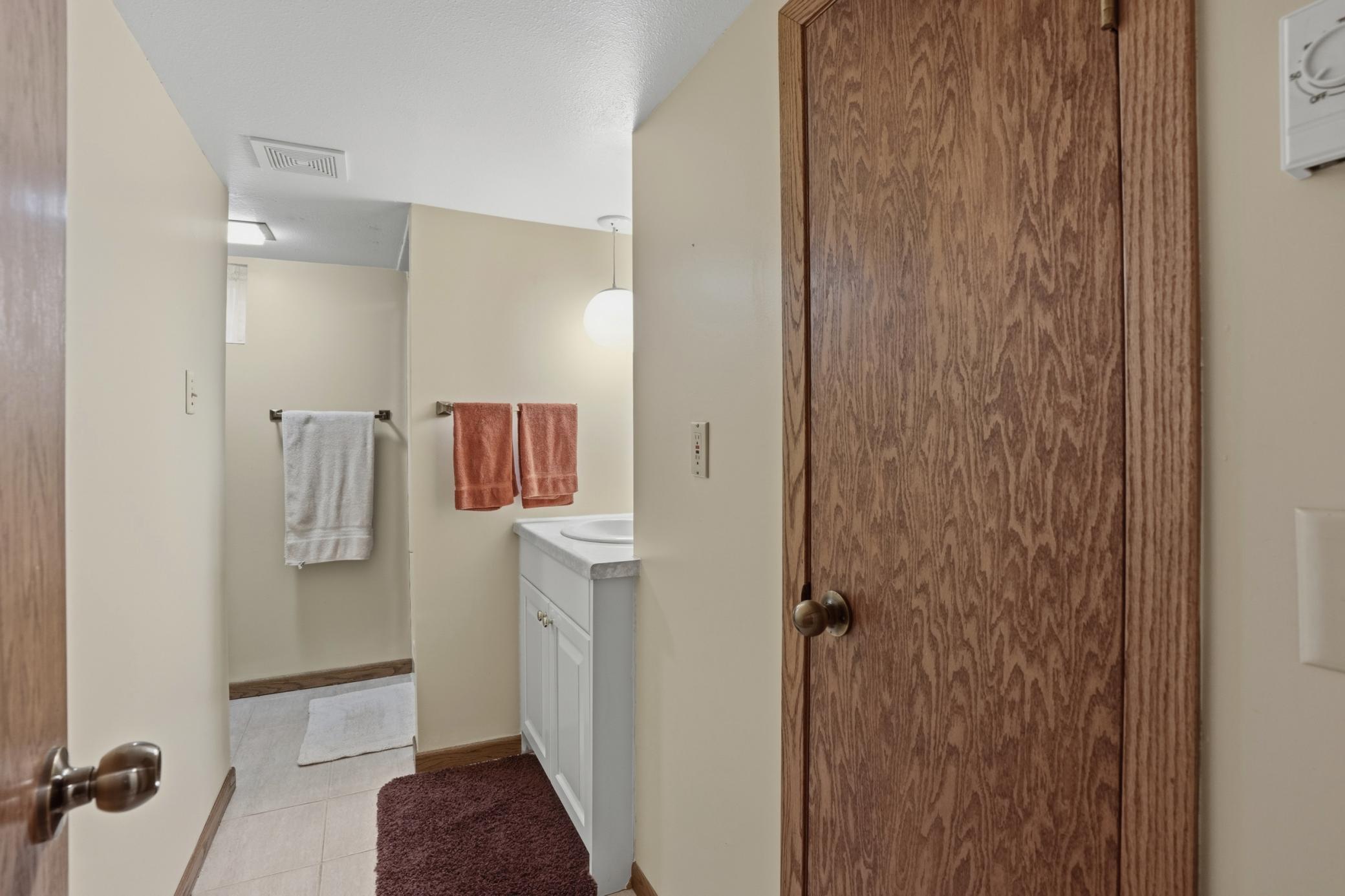 1955 single family home for sale at 1614 19th Street NW in East Grand Forks, MN — 4 bed, 2 bath (photo 24 of 33)