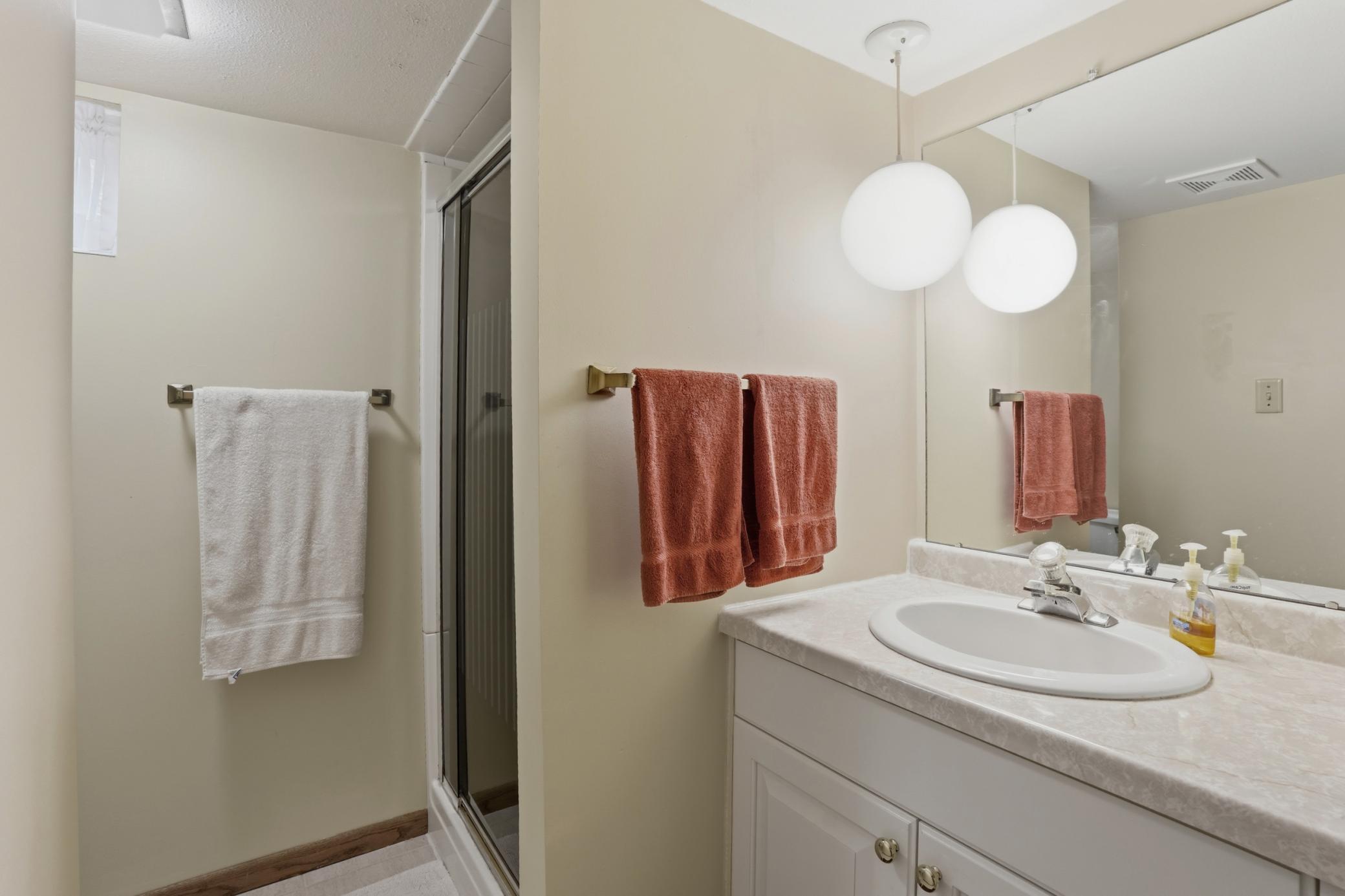 1955 single family home for sale at 1614 19th Street NW in East Grand Forks, MN — 4 bed, 2 bath (photo 25 of 33)