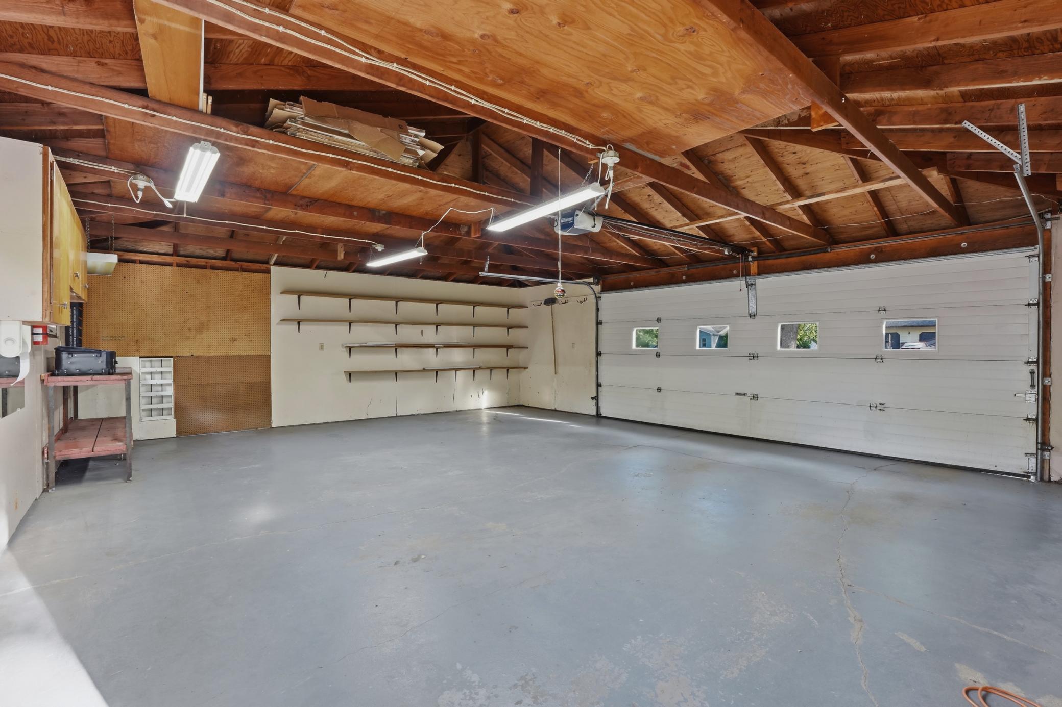 1955 single family home for sale at 1614 19th Street NW in East Grand Forks, MN — 4 bed, 2 bath (photo 27 of 33)