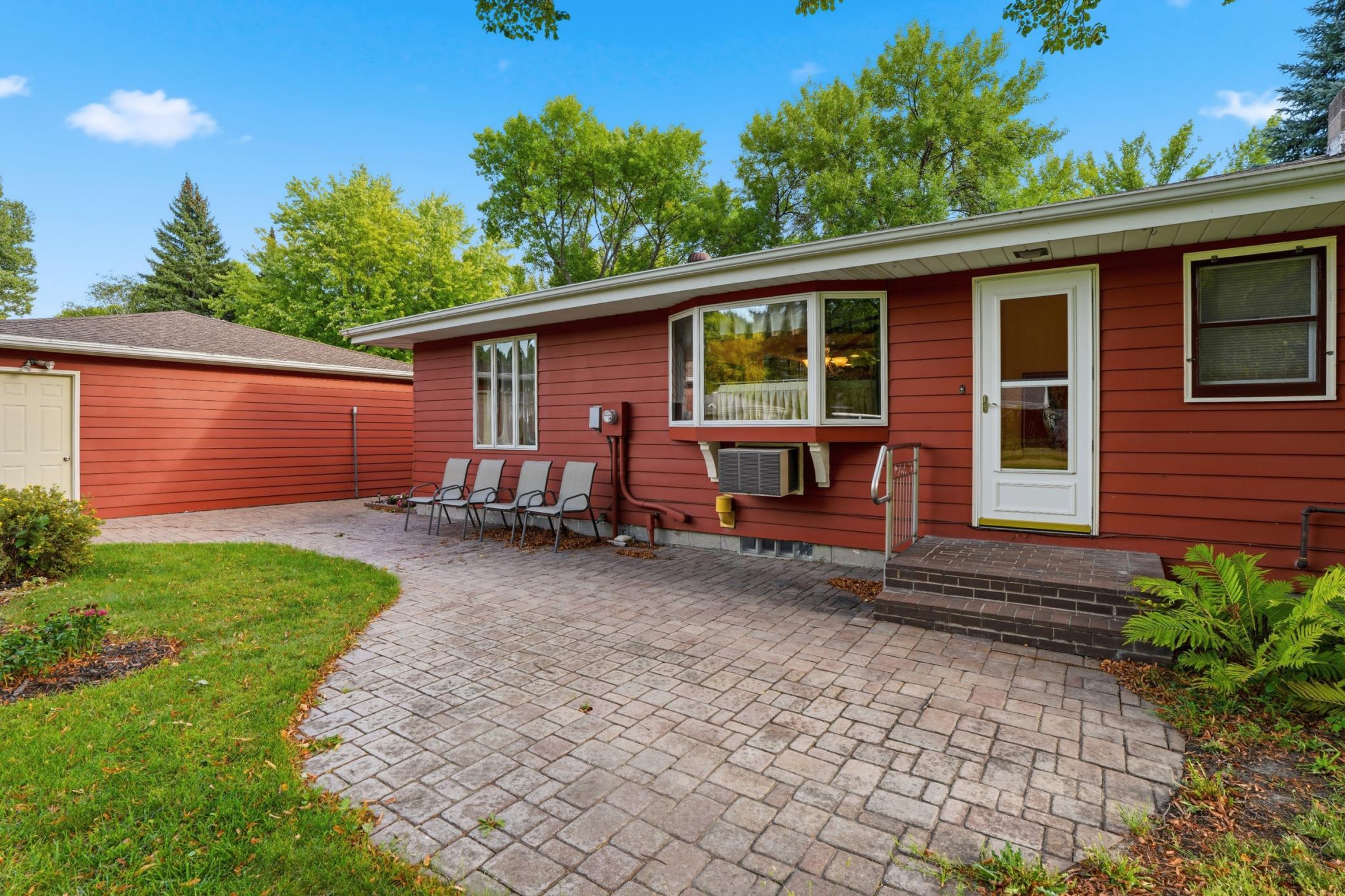 1955 single family home for sale at 1614 19th Street NW in East Grand Forks, MN — 4 bed, 2 bath (photo 29 of 33)