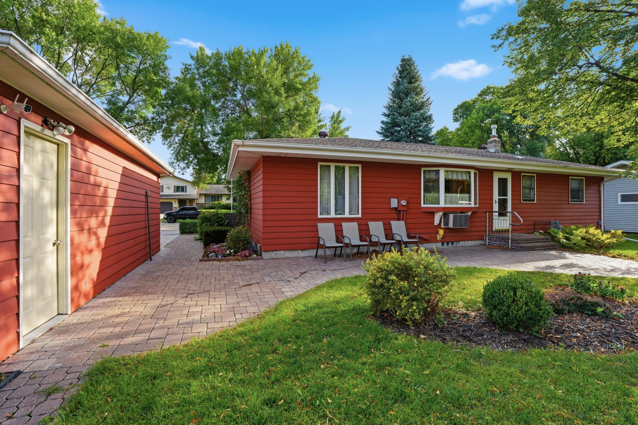 1955 single family home for sale at 1614 19th Street NW in East Grand Forks, MN — 4 bed, 2 bath (photo 30 of 33)