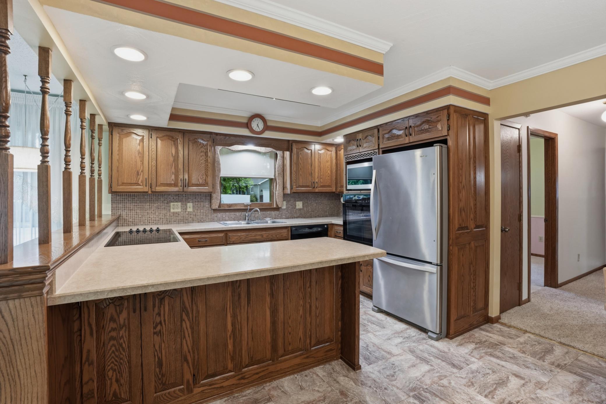 1955 single family home for sale at 1614 19th Street NW in East Grand Forks, MN — 4 bed, 2 bath (photo 7 of 33)