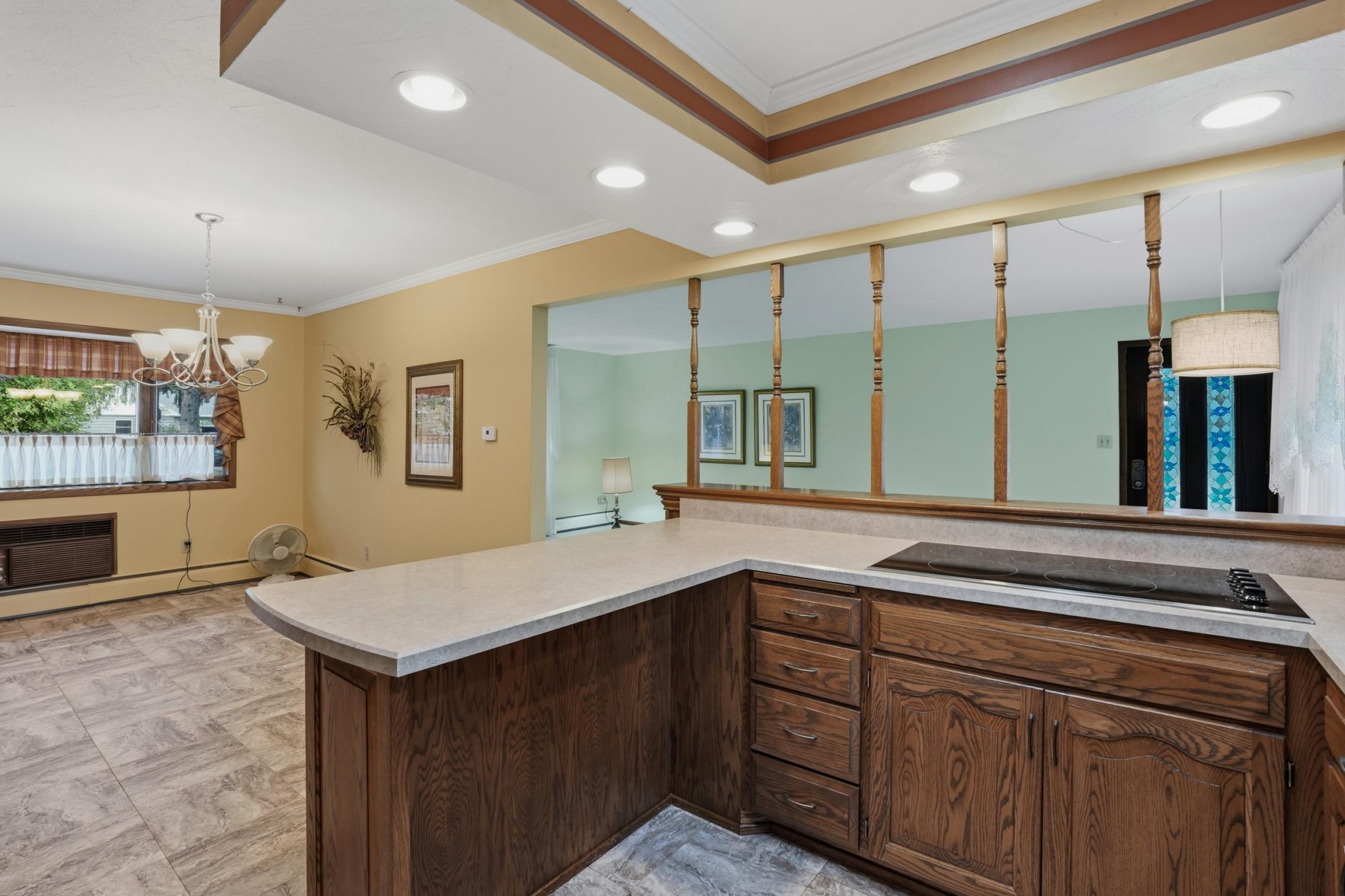 1955 single family home for sale at 1614 19th Street NW in East Grand Forks, MN — 4 bed, 2 bath (photo 9 of 33)
