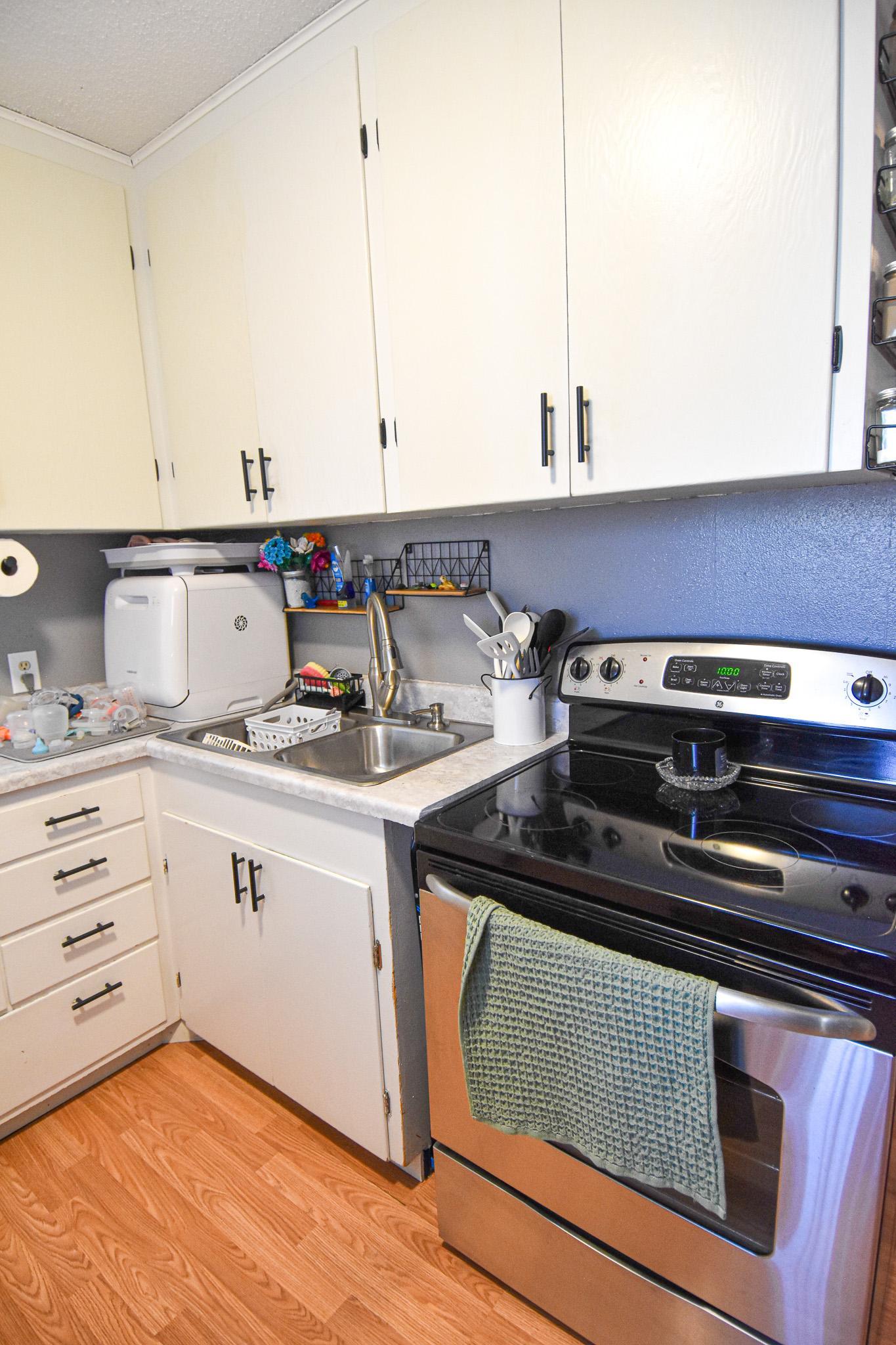 1936 single family home for sale at 321 State Avenue N in Thief River Falls, MN — 2 bed, 1 bath (photo 18 of 32)