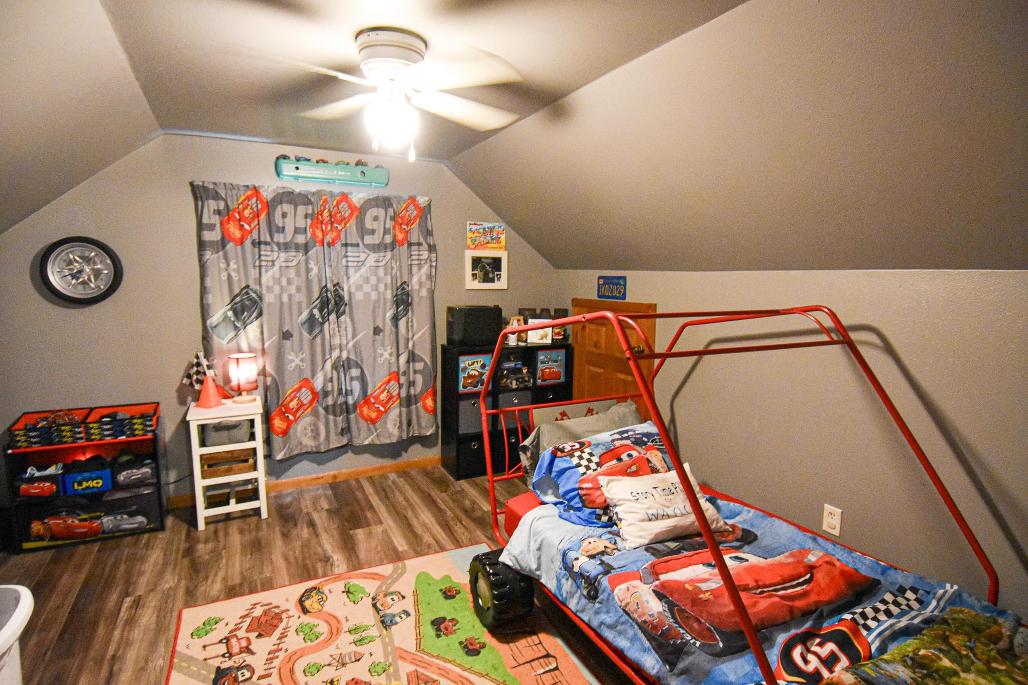 1936 single family home for sale at 321 State Avenue N in Thief River Falls, MN — 2 bed, 1 bath (photo 21 of 32)