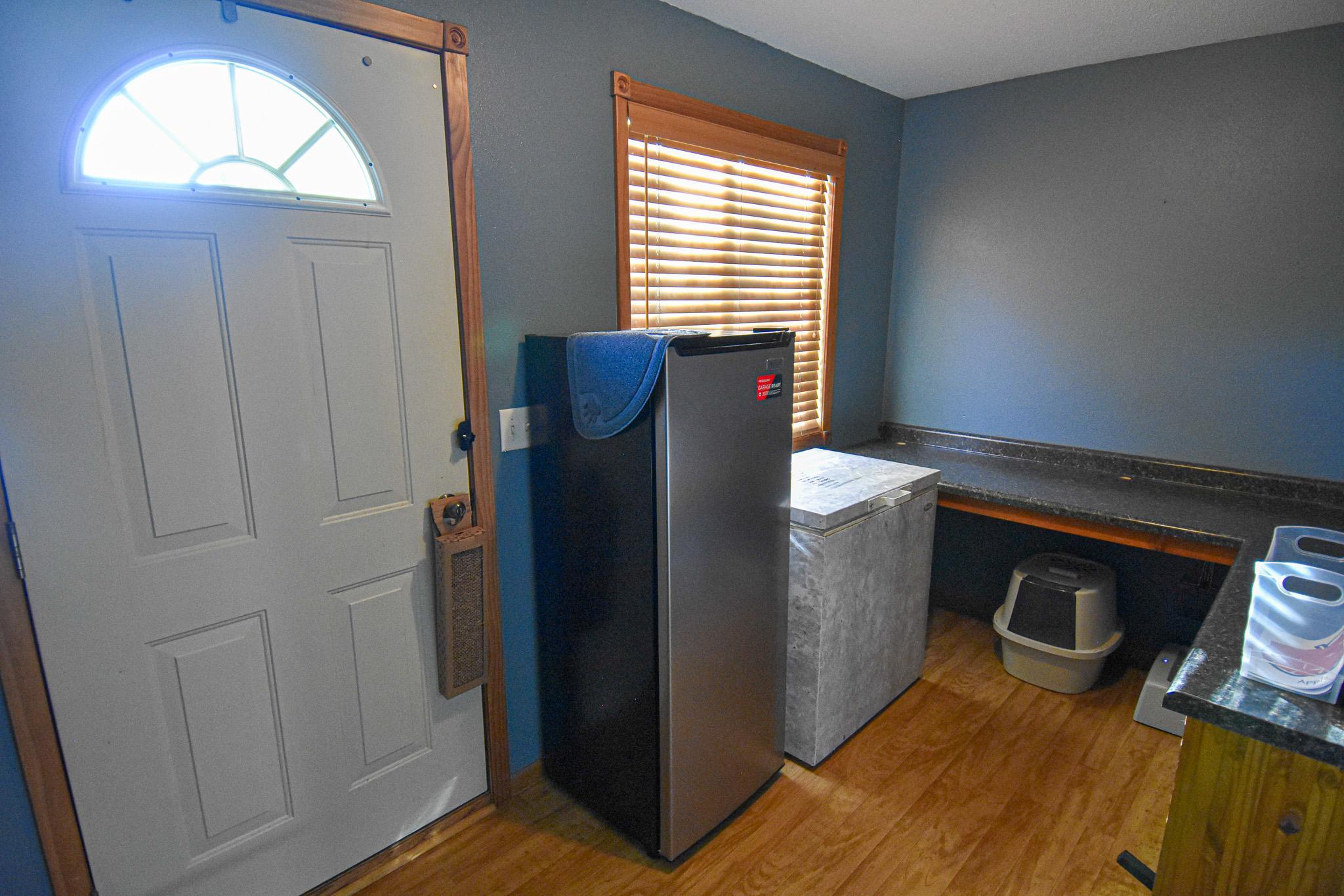 1936 single family home for sale at 321 State Avenue N in Thief River Falls, MN — 2 bed, 1 bath (photo 4 of 32)