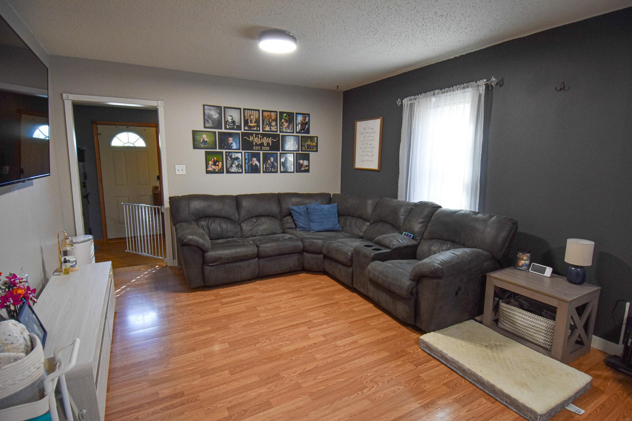 1936 single family home for sale at 321 State Avenue N in Thief River Falls, MN — 2 bed, 1 bath (photo 6 of 32)