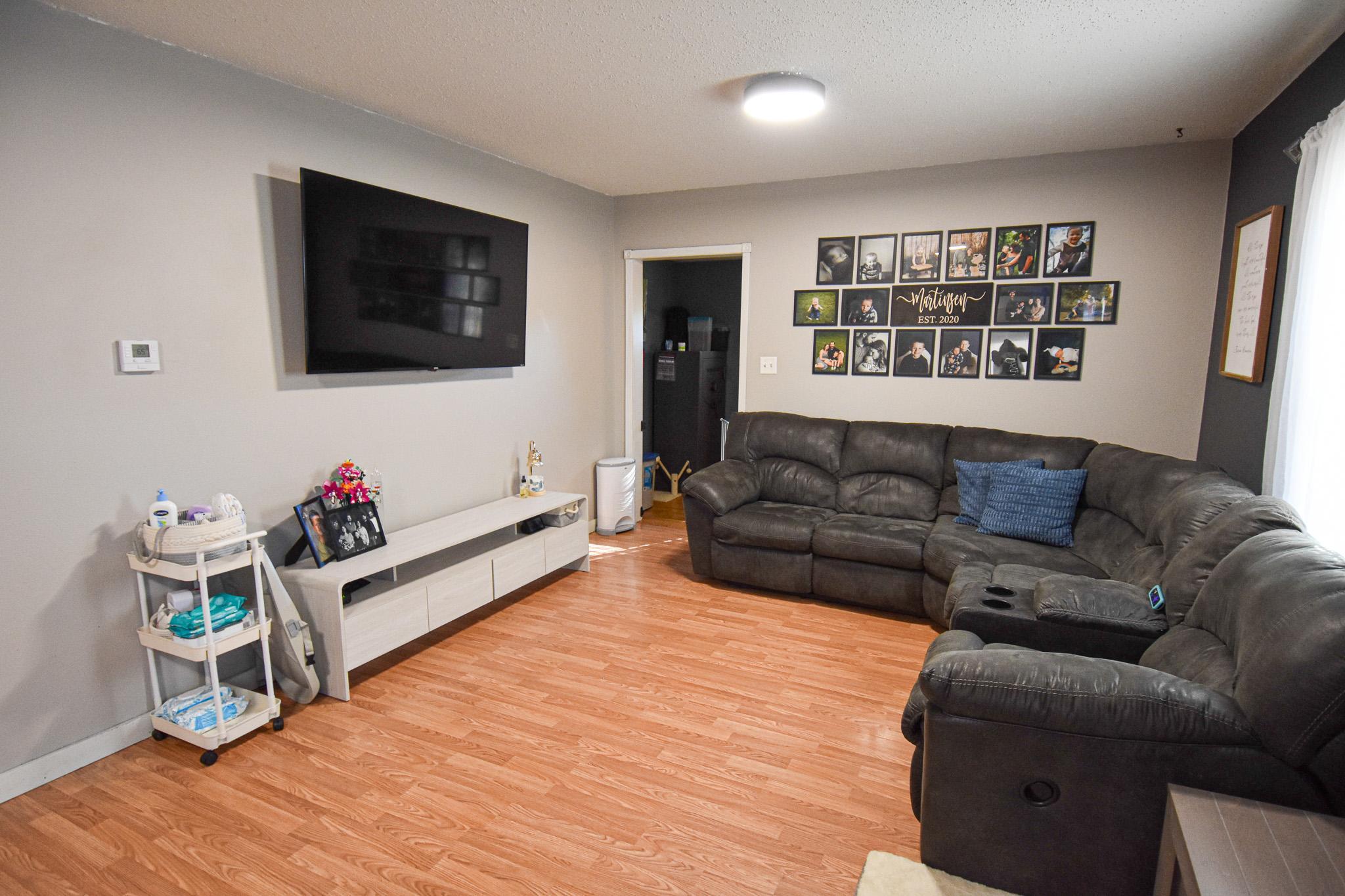1936 single family home for sale at 321 State Avenue N in Thief River Falls, MN — 2 bed, 1 bath (photo 7 of 32)