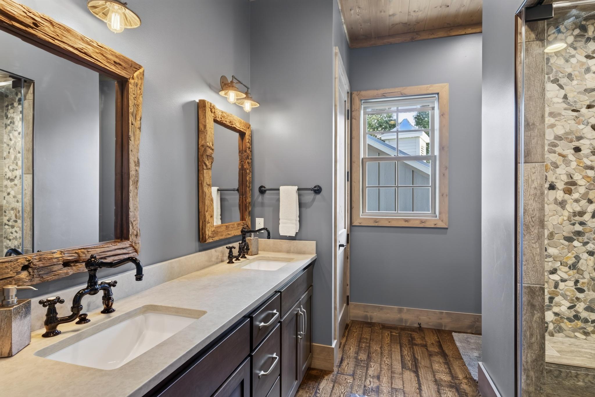 2017 single family home for sale at 10814 Herschel River Road in Brainerd, MN — 8 bed, 9 bath (photo 20 of 98)