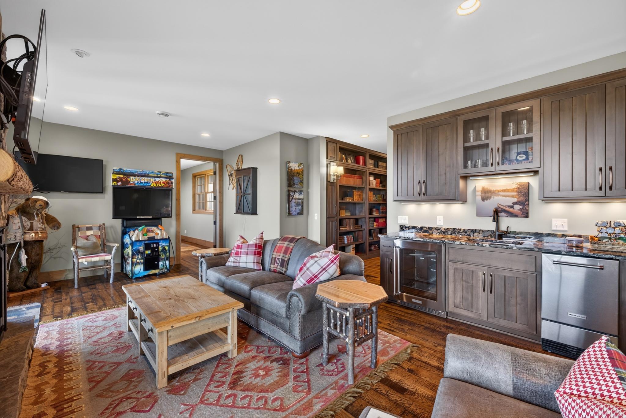 2017 single family home for sale at 10814 Herschel River Road in Brainerd, MN — 8 bed, 9 bath (photo 31 of 98)