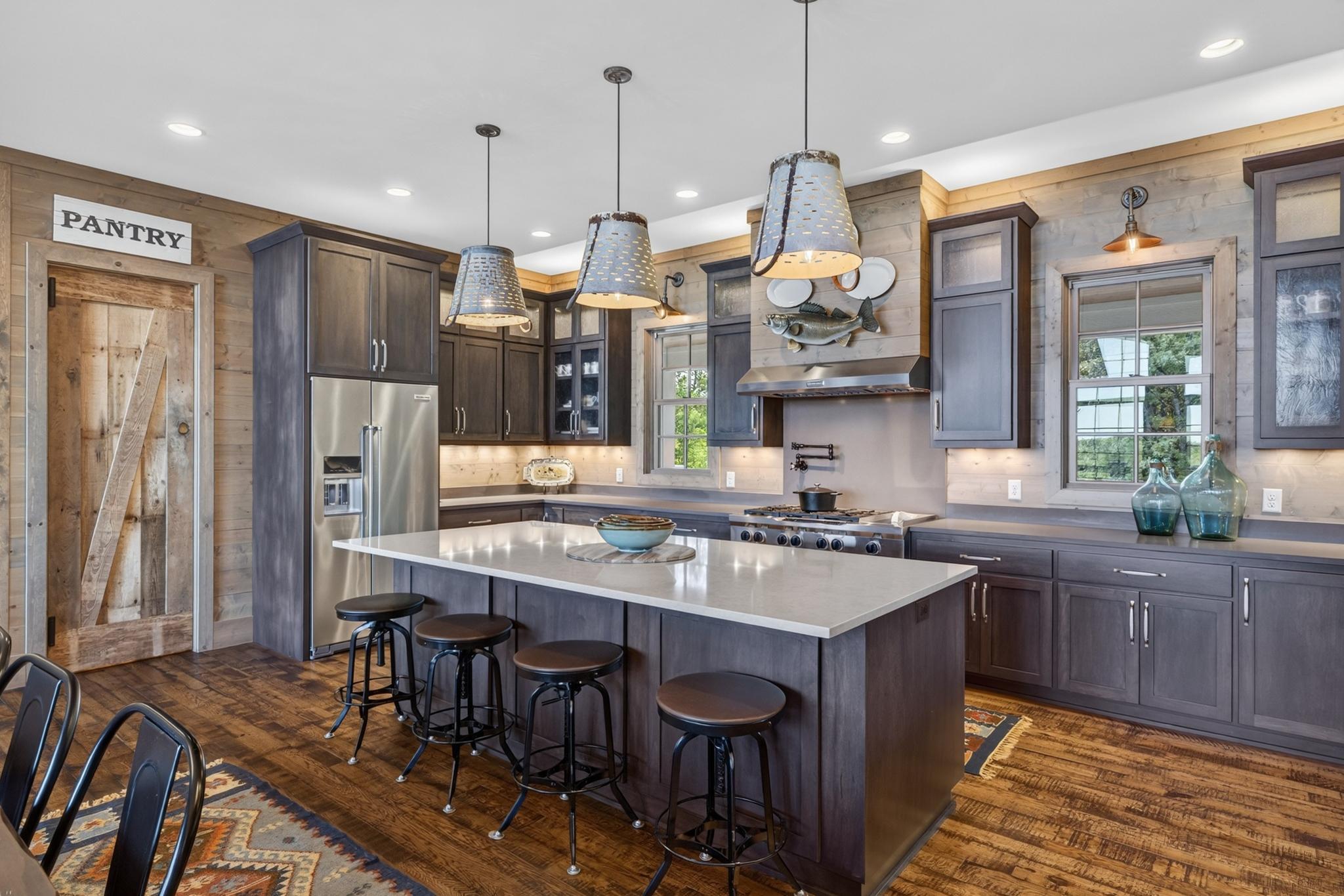 2017 single family home for sale at 10814 Herschel River Road in Brainerd, MN — 8 bed, 9 bath (photo 9 of 98)
