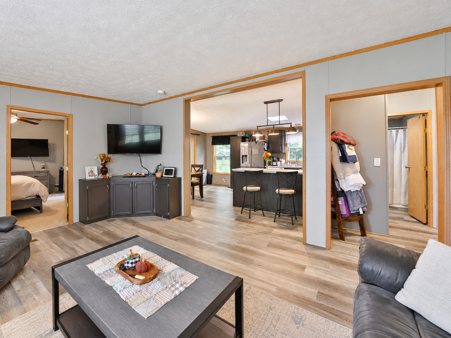 2003 single family home for sale at 8656 Southview Drive in Breezy Point, MN — 3 bed, 2 bath (photo 9 of 30)