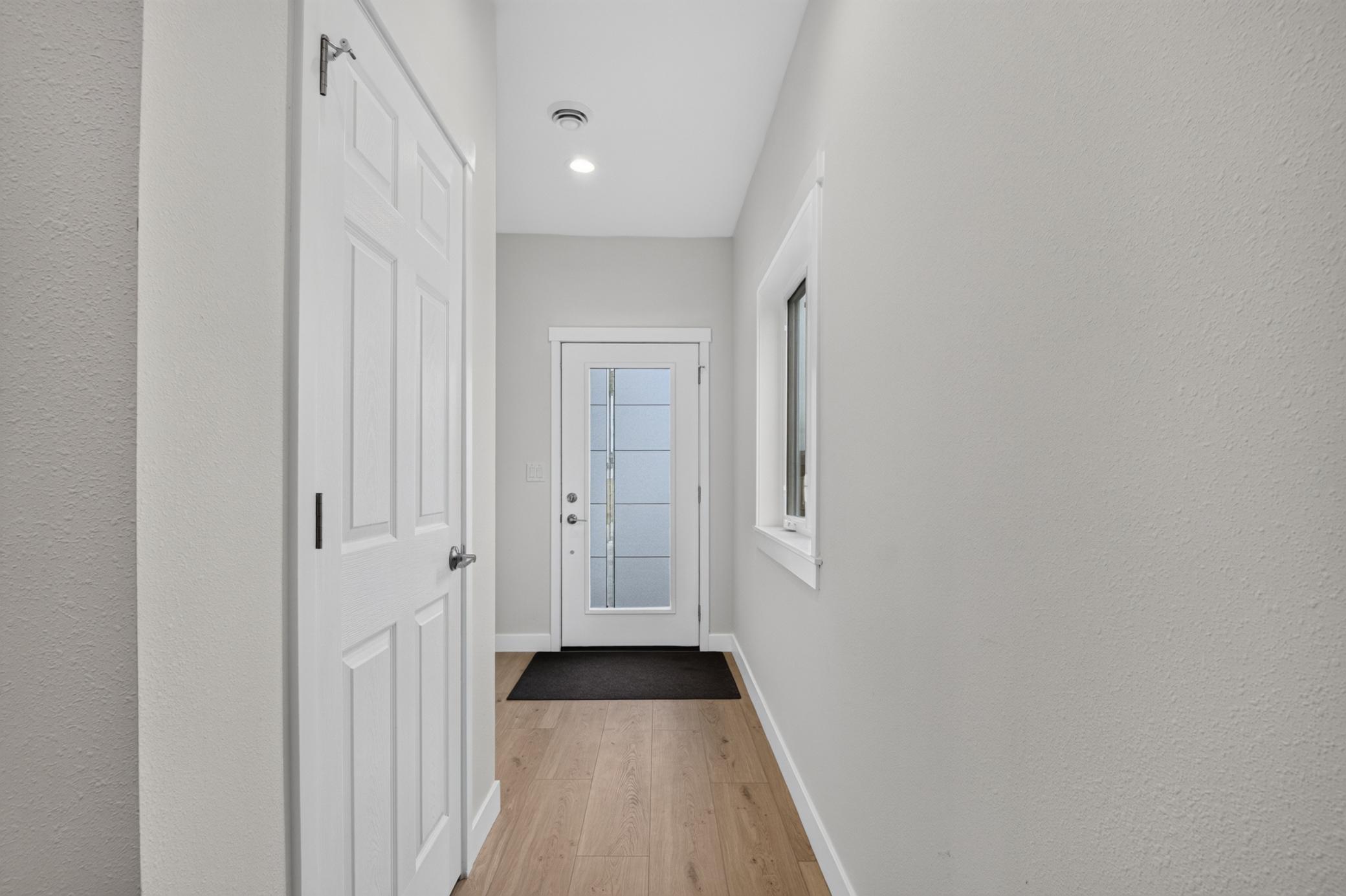 2026 single family home for sale at 1236 4th Avenue NW in Valley City, ND — 3 bed, 3 bath (photo 13 of 48)