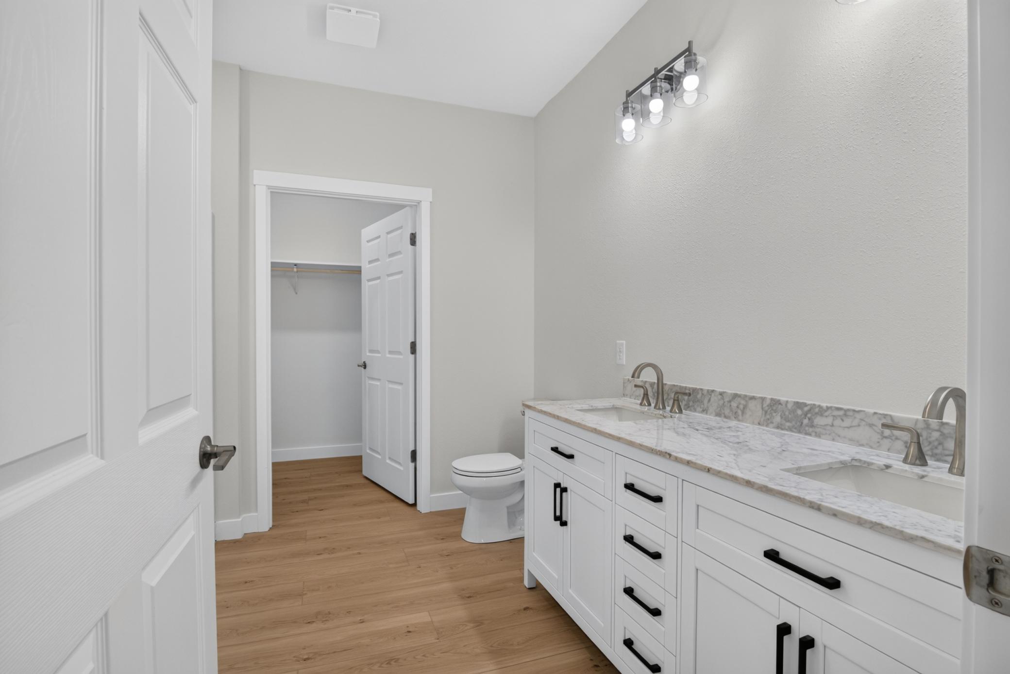 2026 single family home for sale at 1236 4th Avenue NW in Valley City, ND — 3 bed, 3 bath (photo 18 of 48)