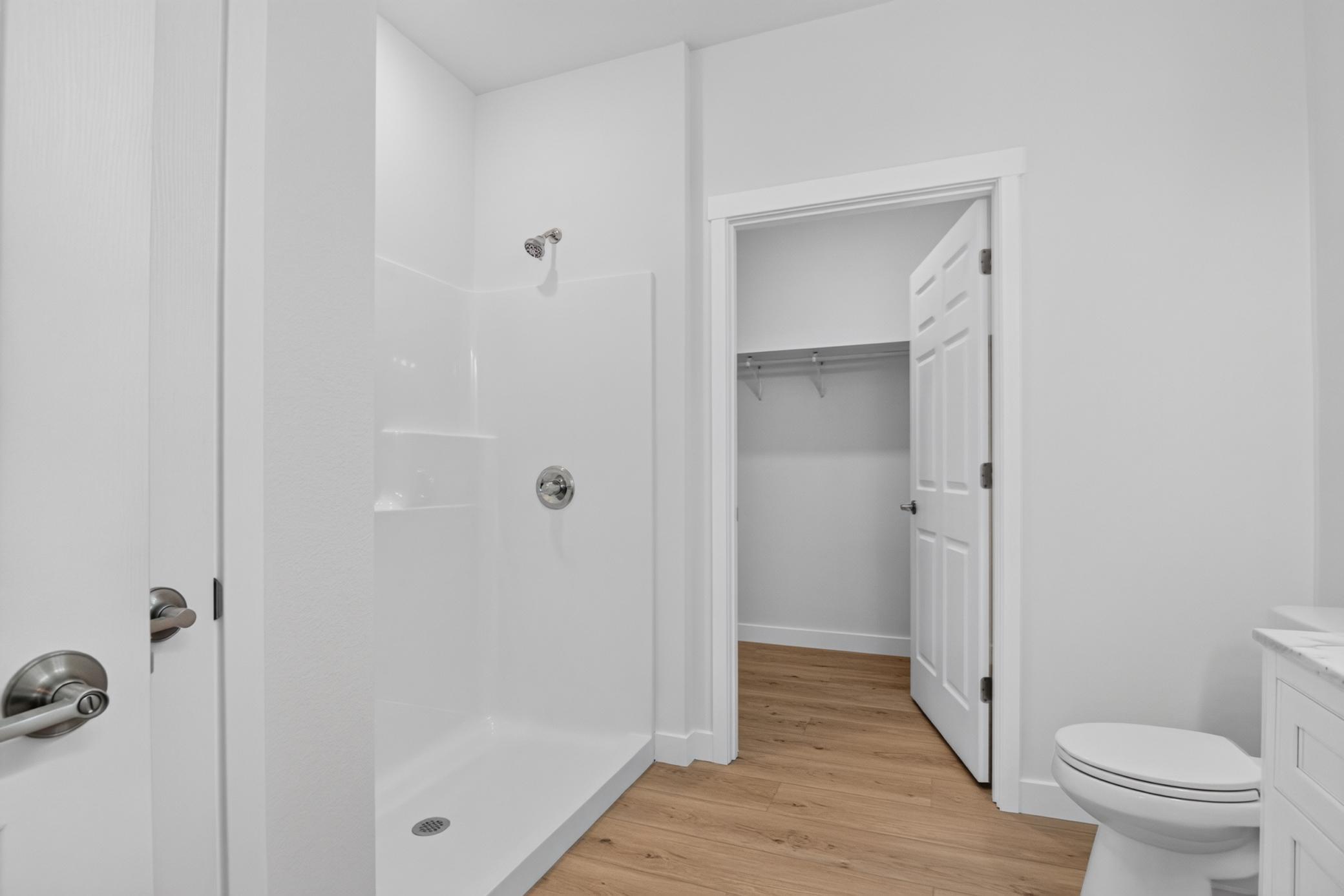 2026 single family home for sale at 1236 4th Avenue NW in Valley City, ND — 3 bed, 3 bath (photo 29 of 48)