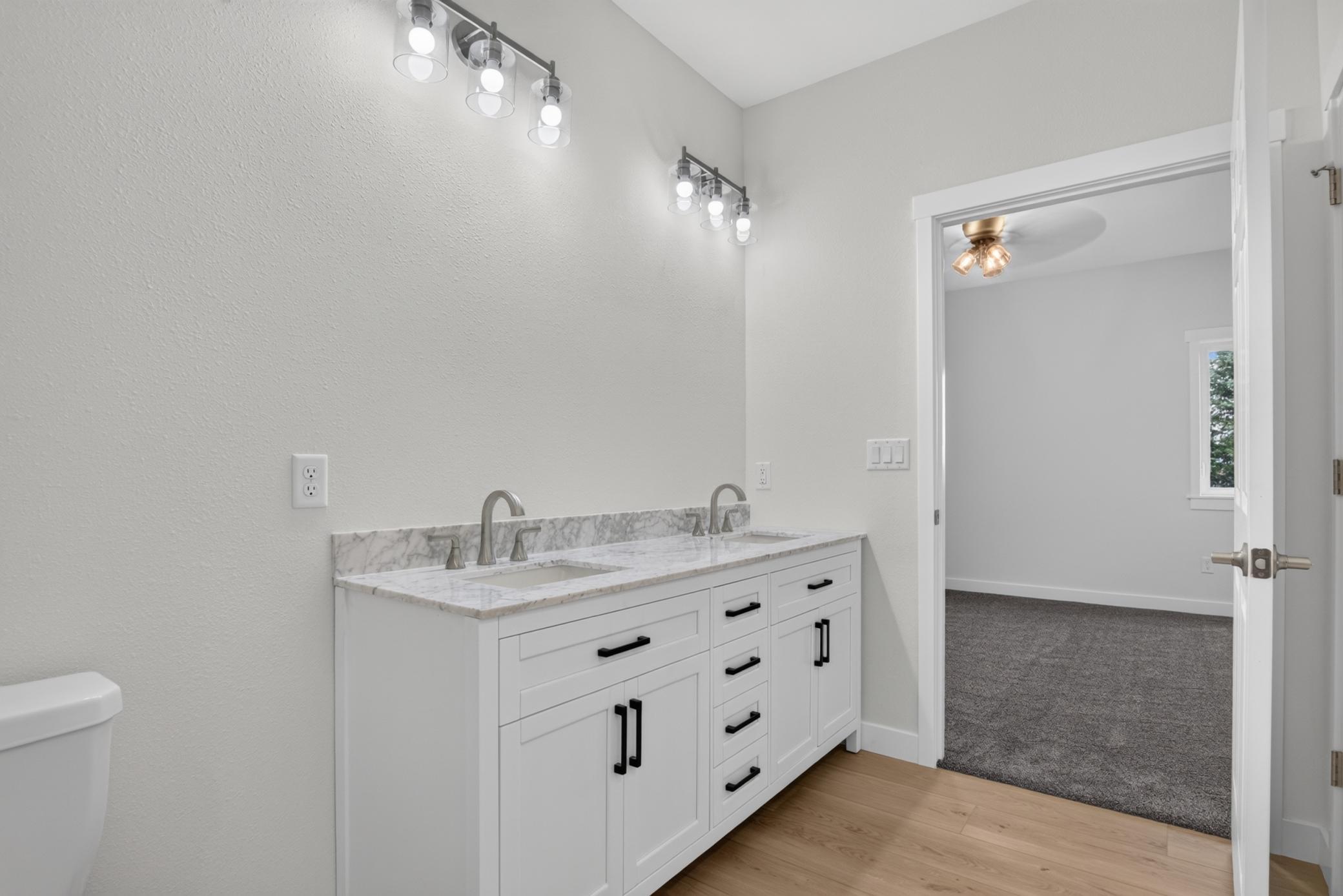 2026 single family home for sale at 1236 4th Avenue NW in Valley City, ND — 3 bed, 3 bath (photo 30 of 48)