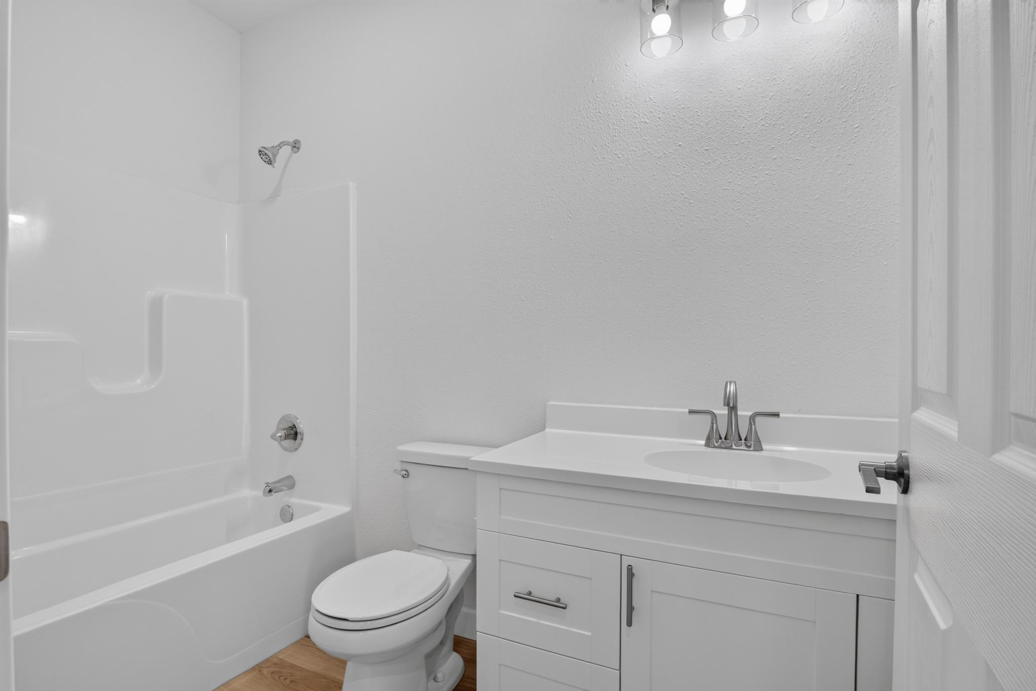 2026 single family home for sale at 1236 4th Avenue NW in Valley City, ND — 3 bed, 3 bath (photo 32 of 48)
