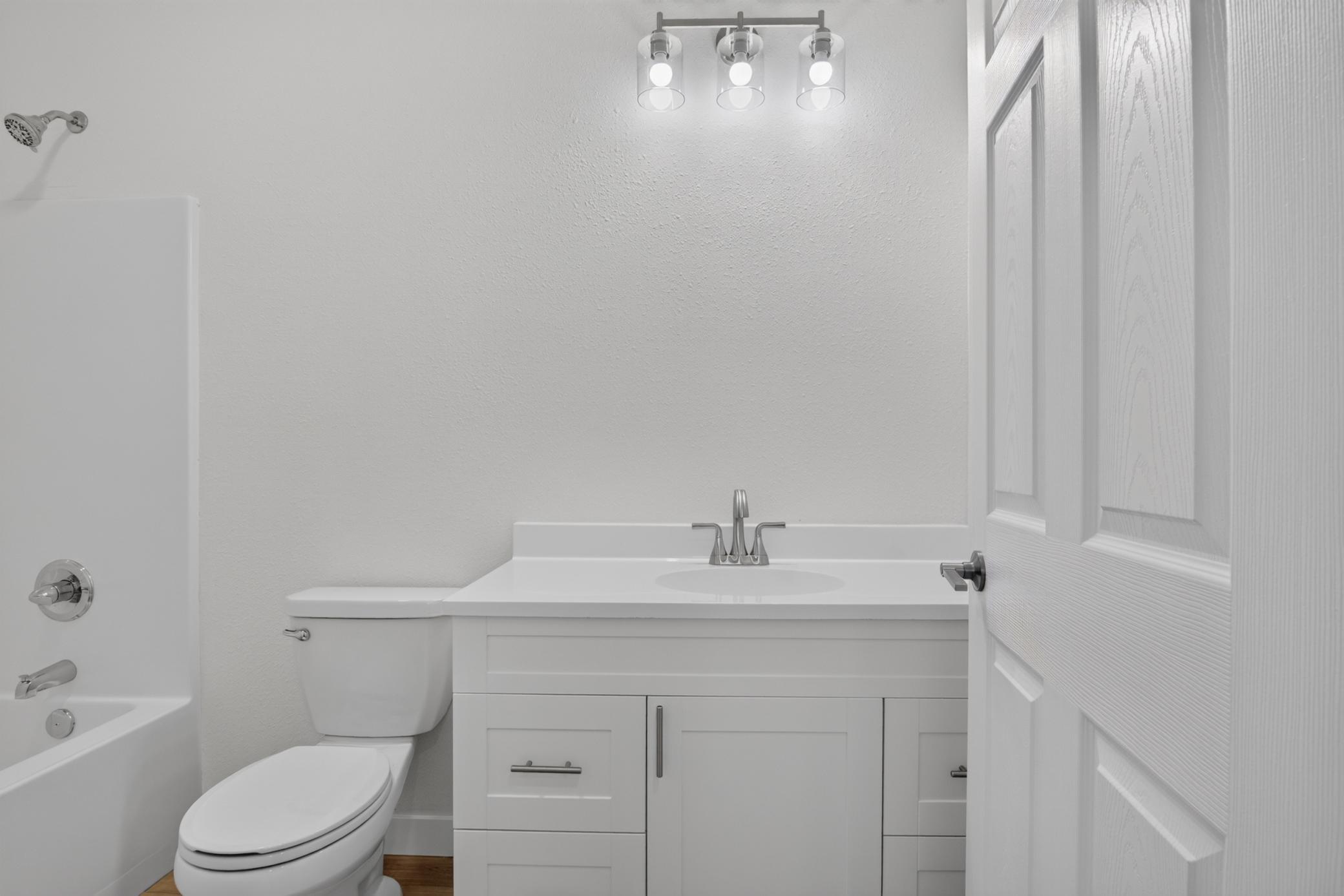 2026 single family home for sale at 1236 4th Avenue NW in Valley City, ND — 3 bed, 3 bath (photo 33 of 48)