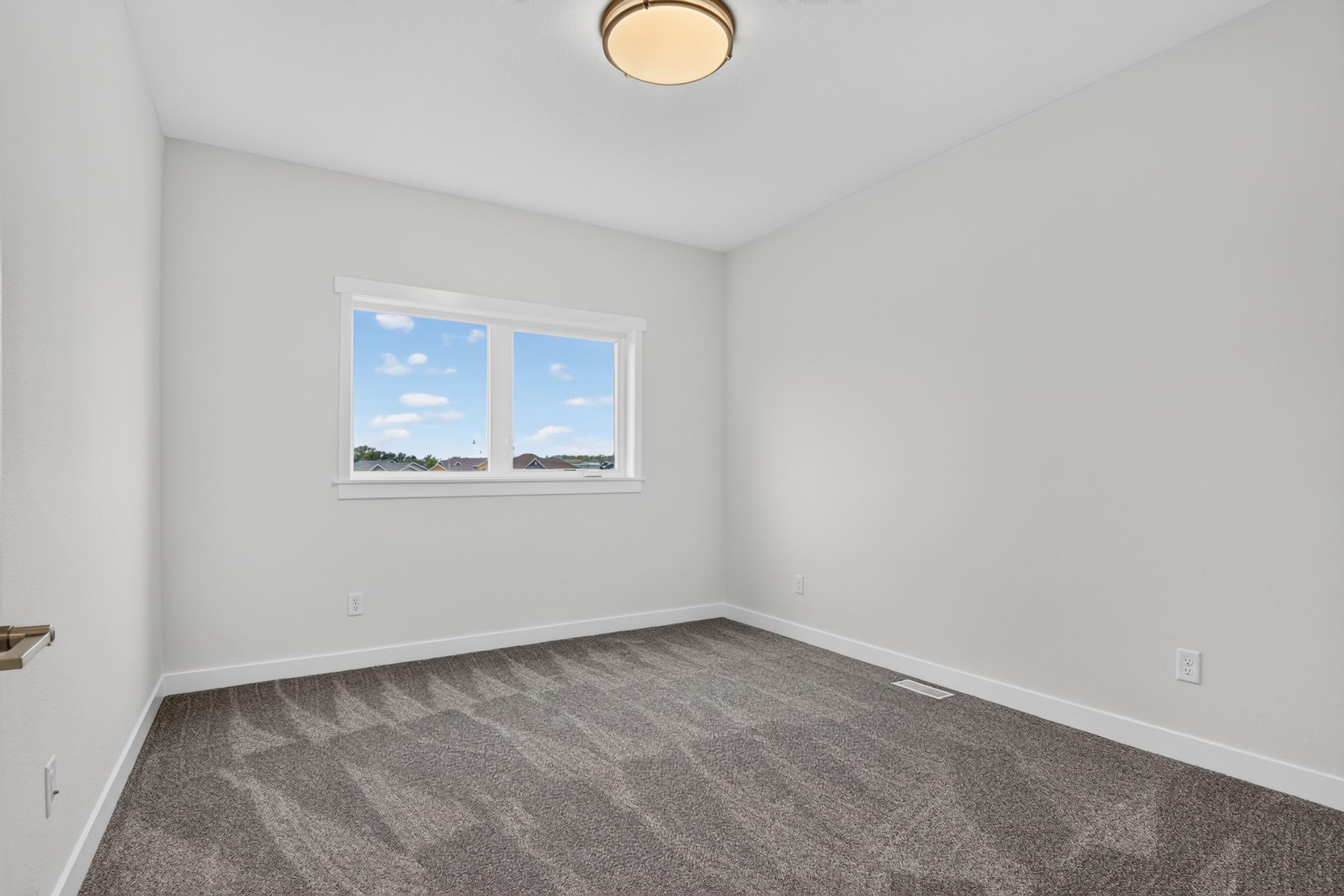 2026 single family home for sale at 1236 4th Avenue NW in Valley City, ND — 3 bed, 3 bath (photo 35 of 48)