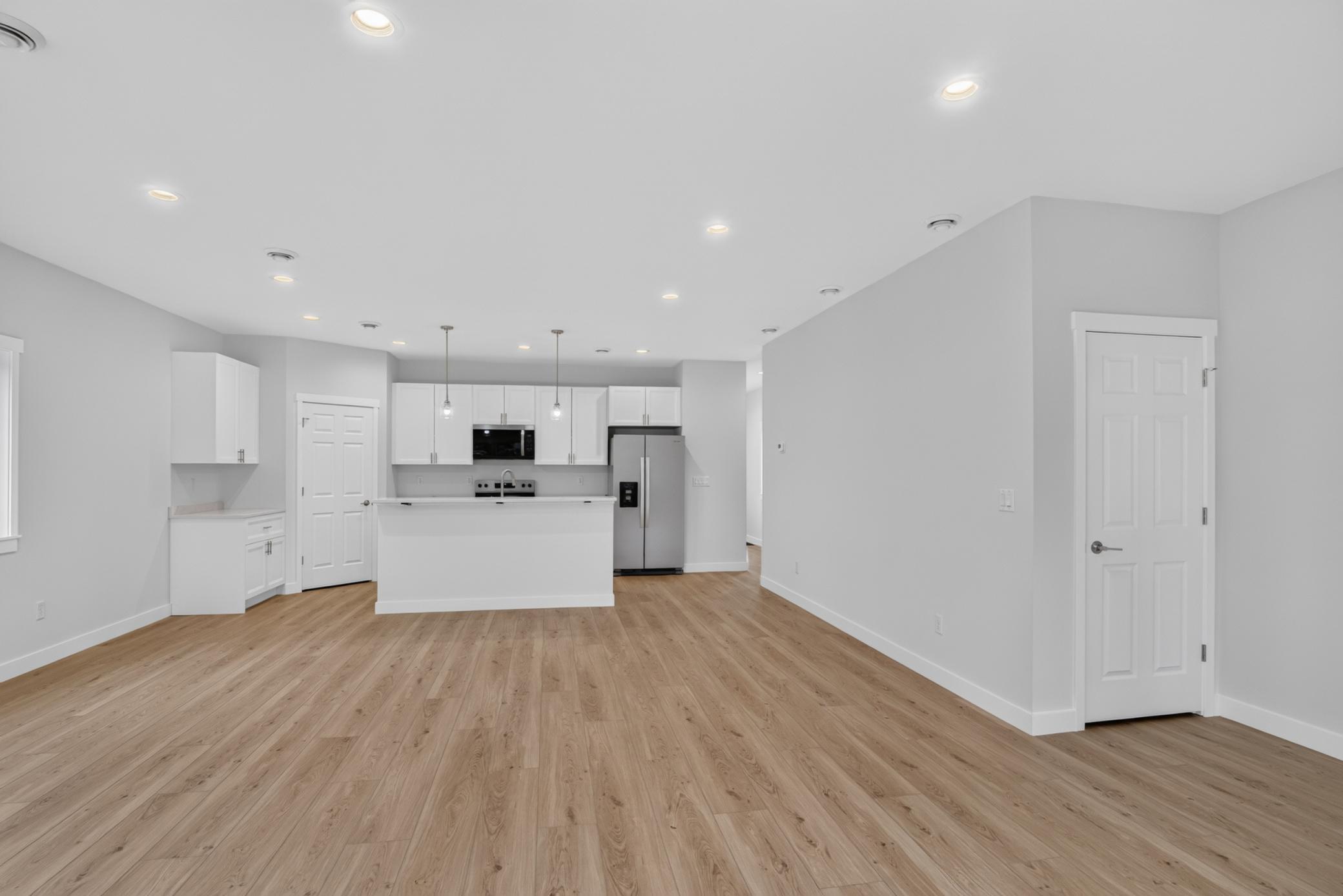 2026 single family home for sale at 1236 4th Avenue NW in Valley City, ND — 3 bed, 3 bath (photo 5 of 48)
