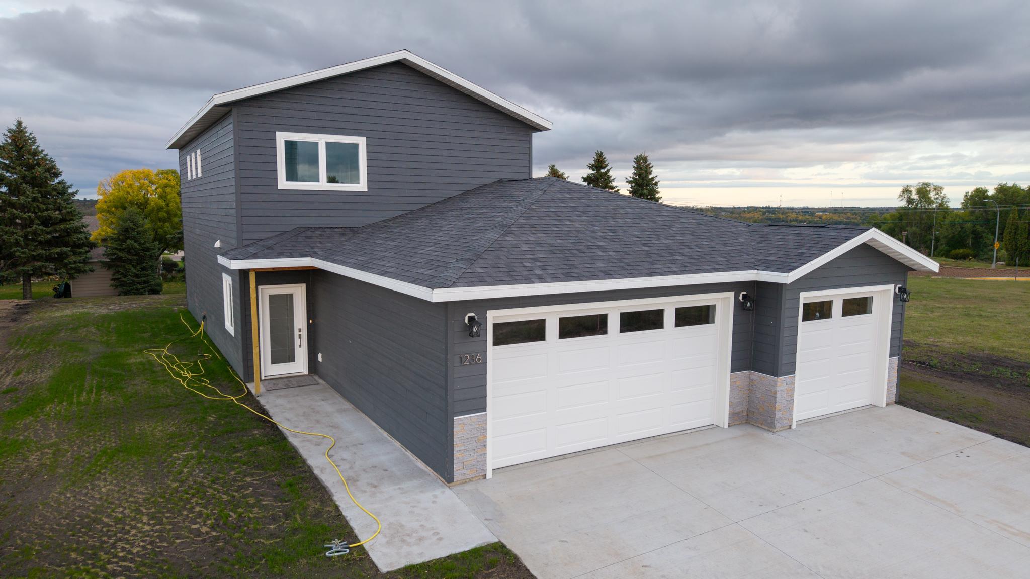 2026 single family home for sale at 1236 4th Avenue NW in Valley City, ND — 3 bed, 3 bath (photo 48 of 48)