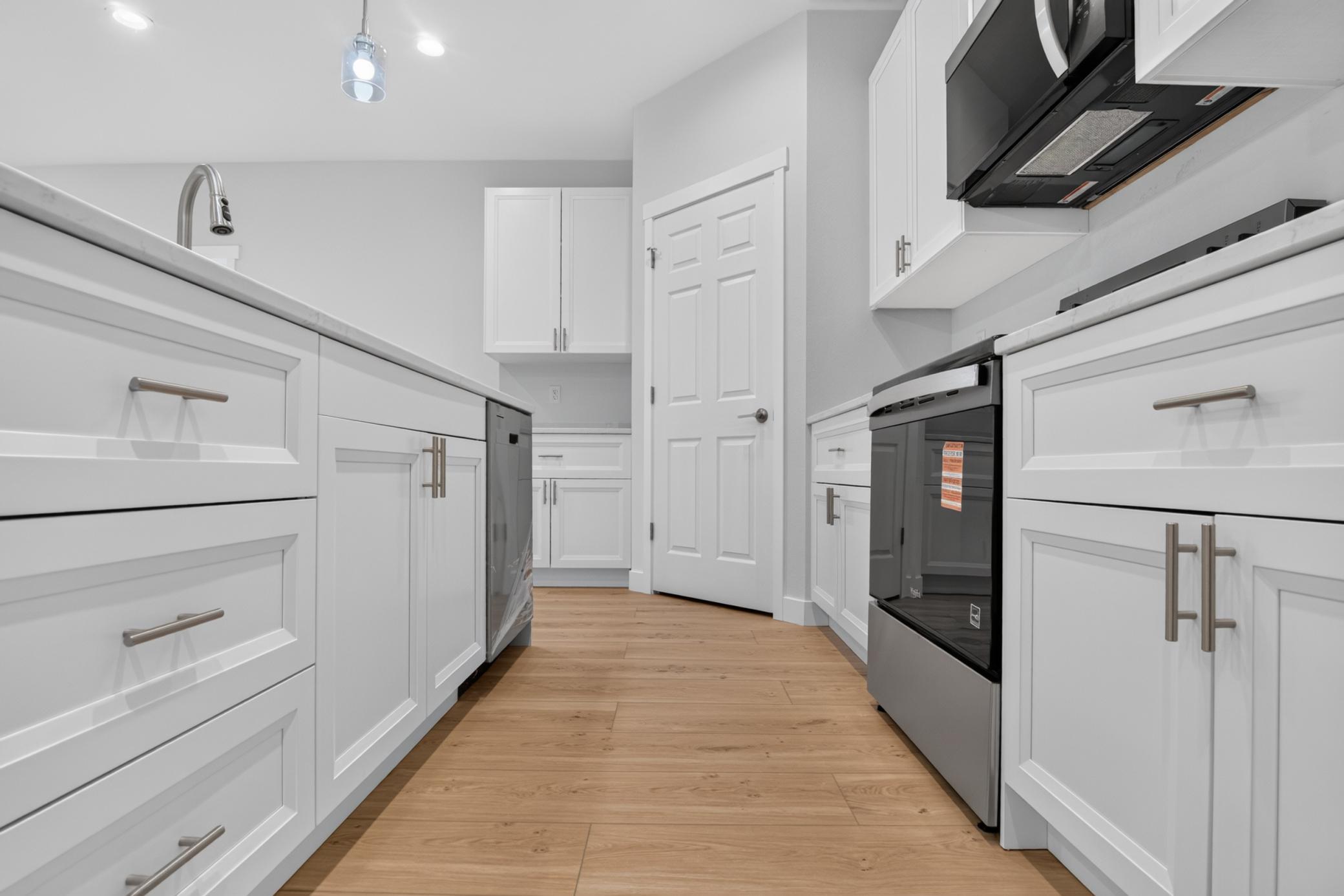 2026 single family home for sale at 1236 4th Avenue NW in Valley City, ND — 3 bed, 3 bath (photo 9 of 48)